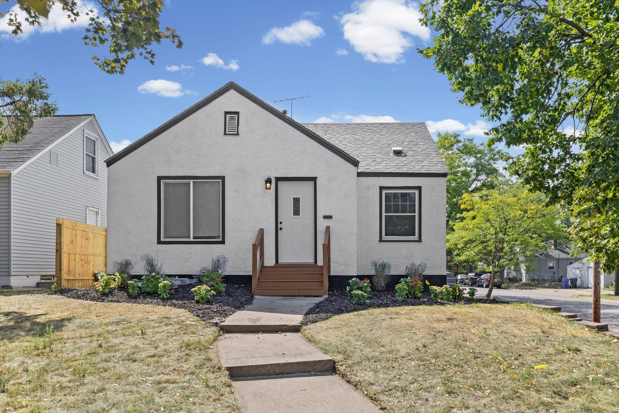 1660 Beech ST, Saint Paul, MN 55106