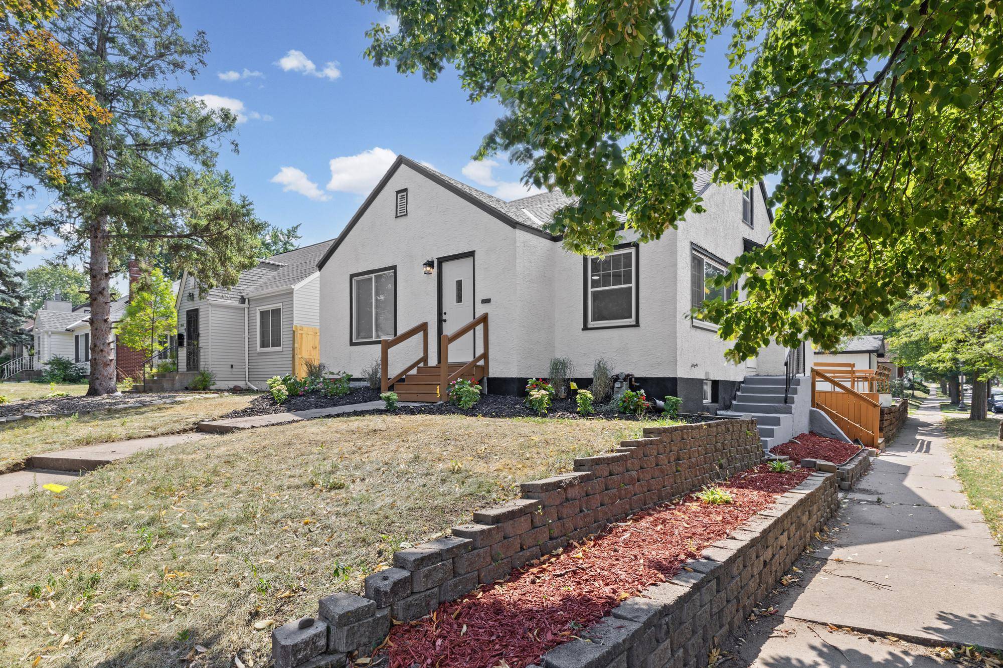1660 Beech ST, Saint Paul, MN 55106