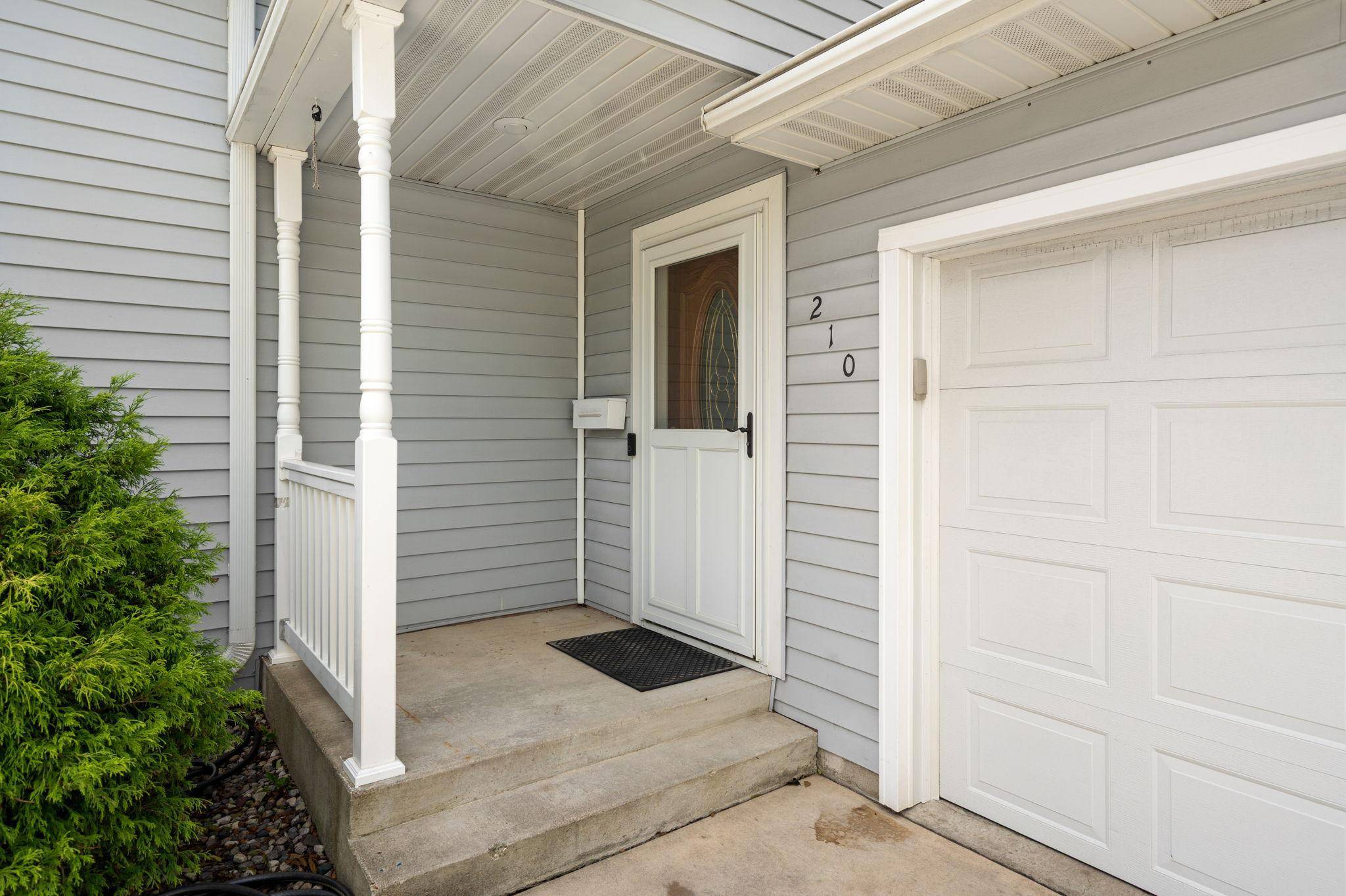 210 Hilltop AVE, Owatonna, MN 55060