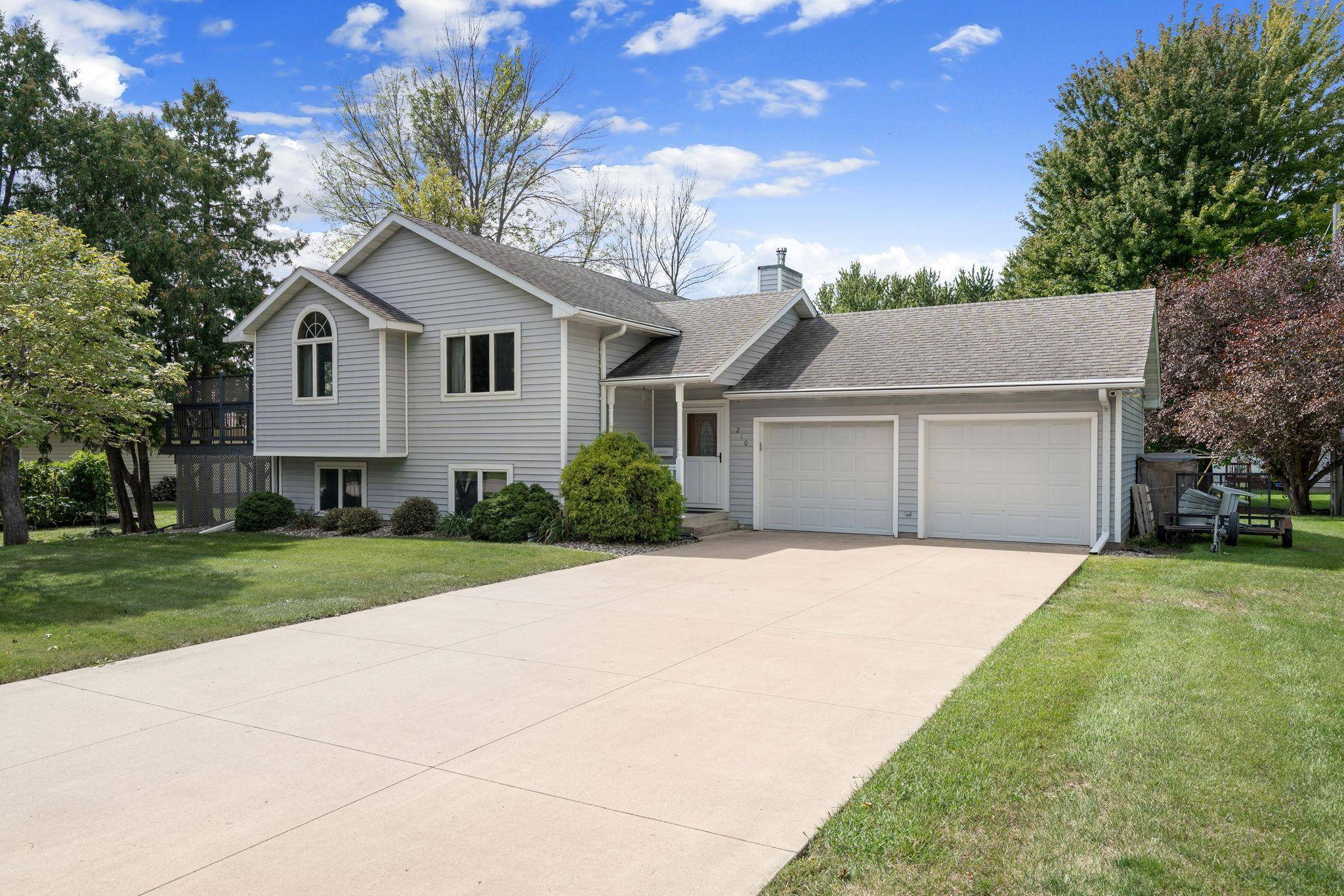 210 Hilltop AVE, Owatonna, MN 55060