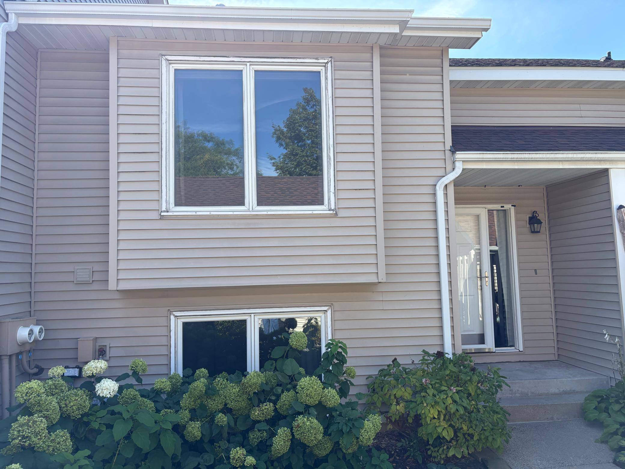 10277 Arrowwood DR, Eden Prairie, MN 55347