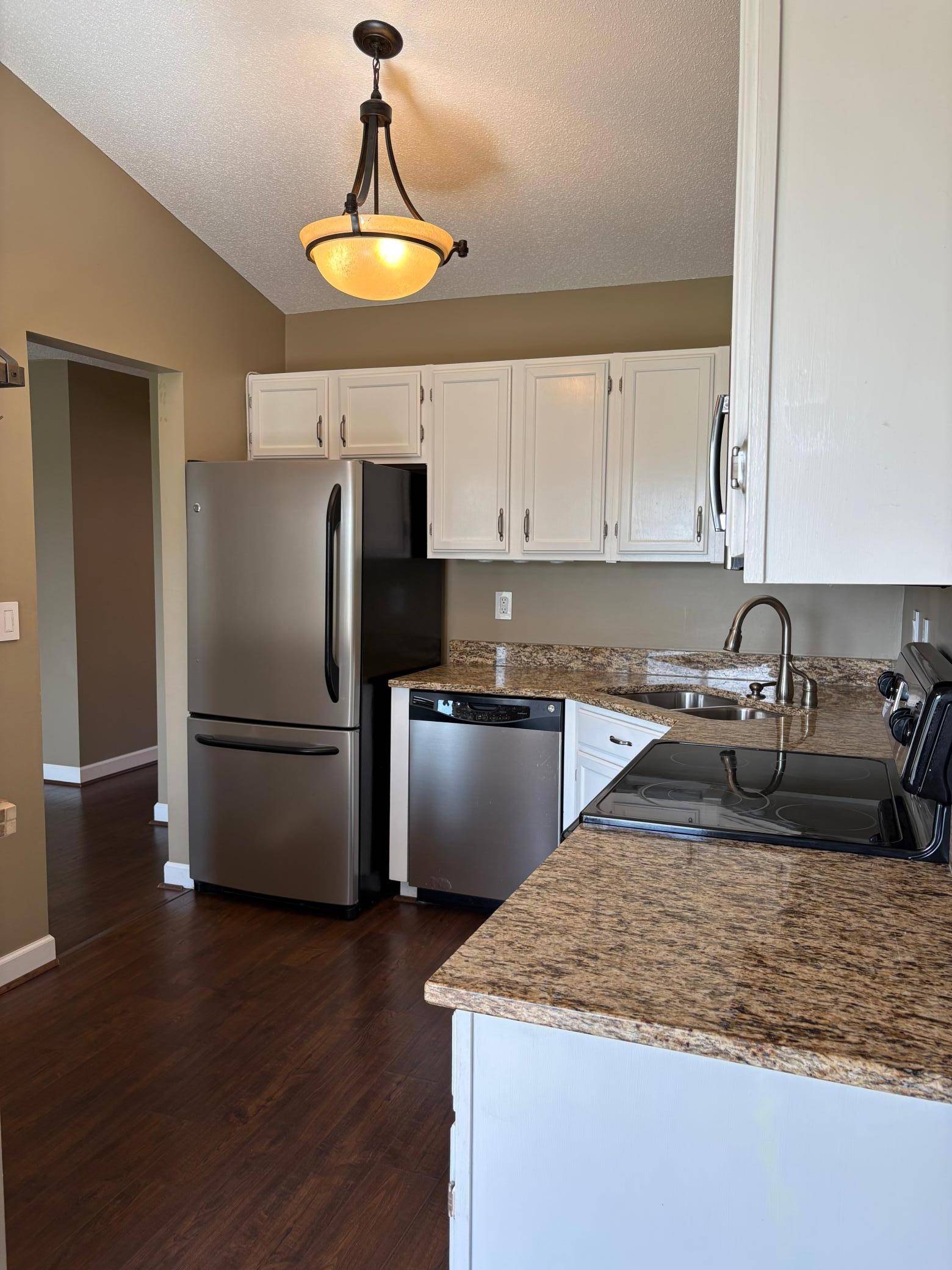 10277 Arrowwood DR, Eden Prairie, MN 55347