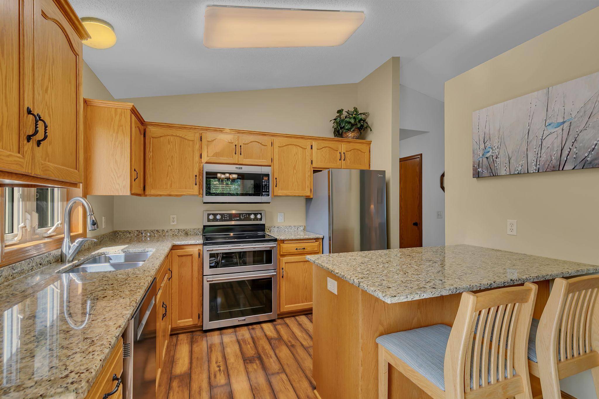 1120 Applewood CT, Waite Park, MN 56387
