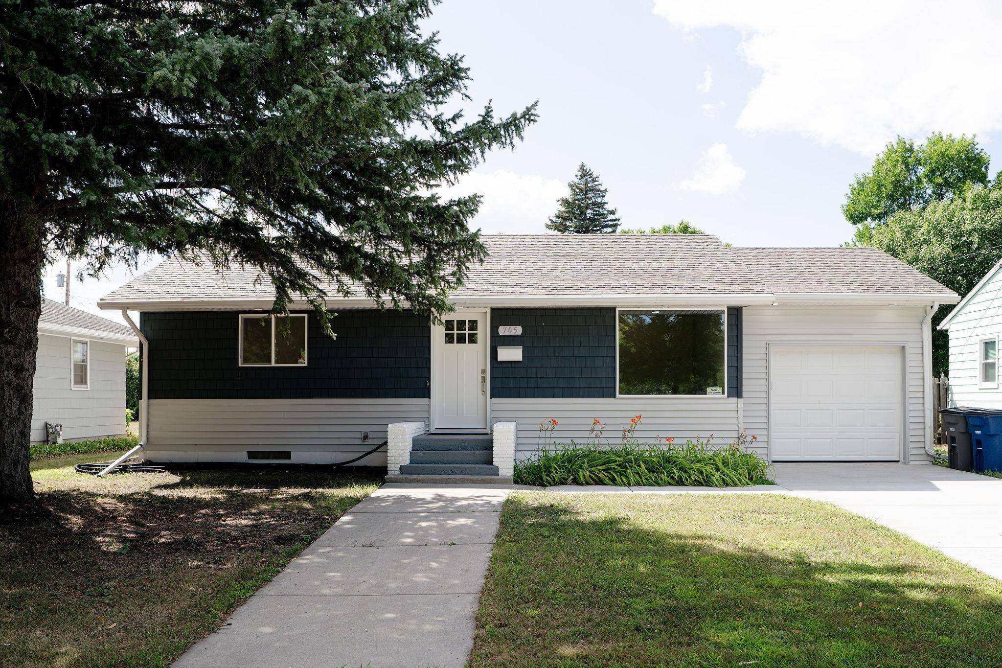 705 18th ST N, Moorhead, MN 56560
