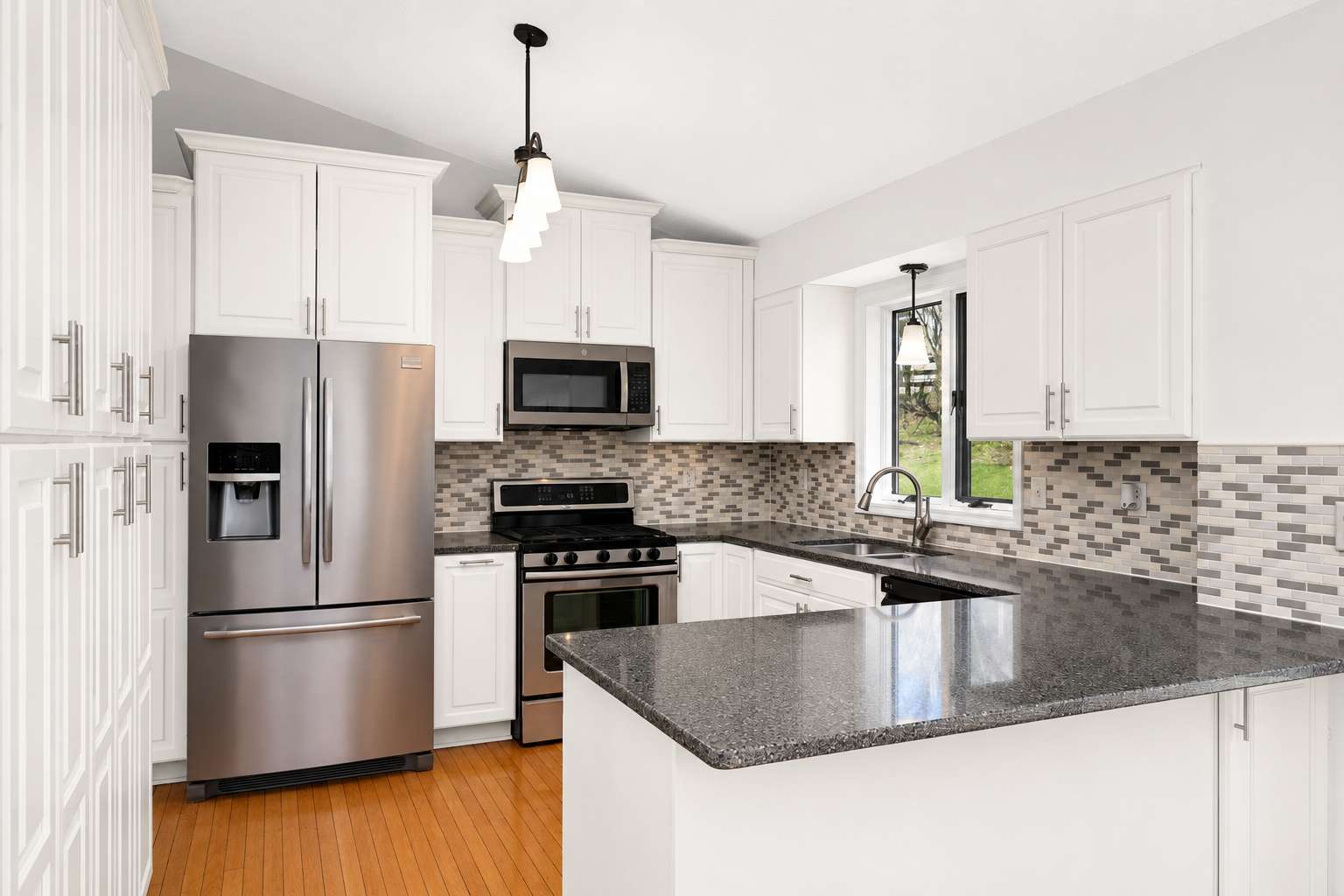 2916 Frank ST, Maplewood, MN 55109