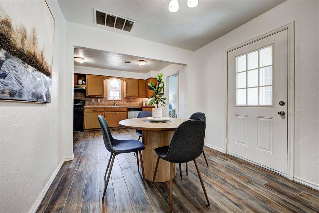 2124 Marshall DR, Edmond, OK 73013