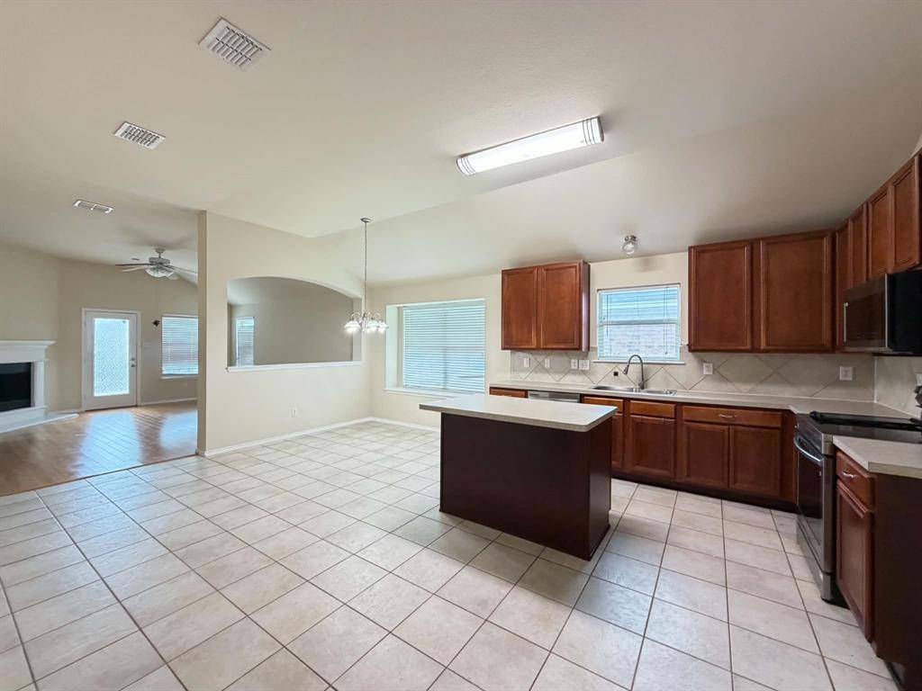 625 soledad, Arlington, TX 76002