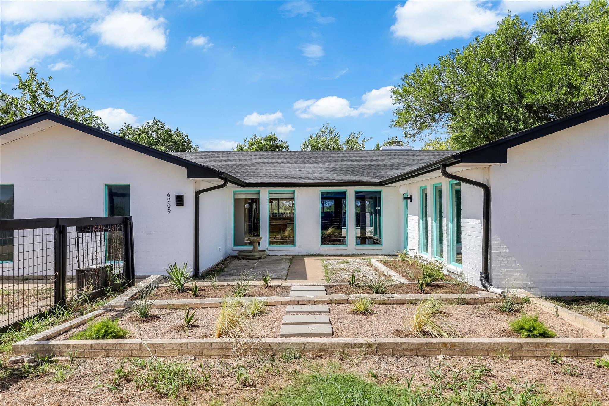 6209 Daffan LN, Austin, TX 78724