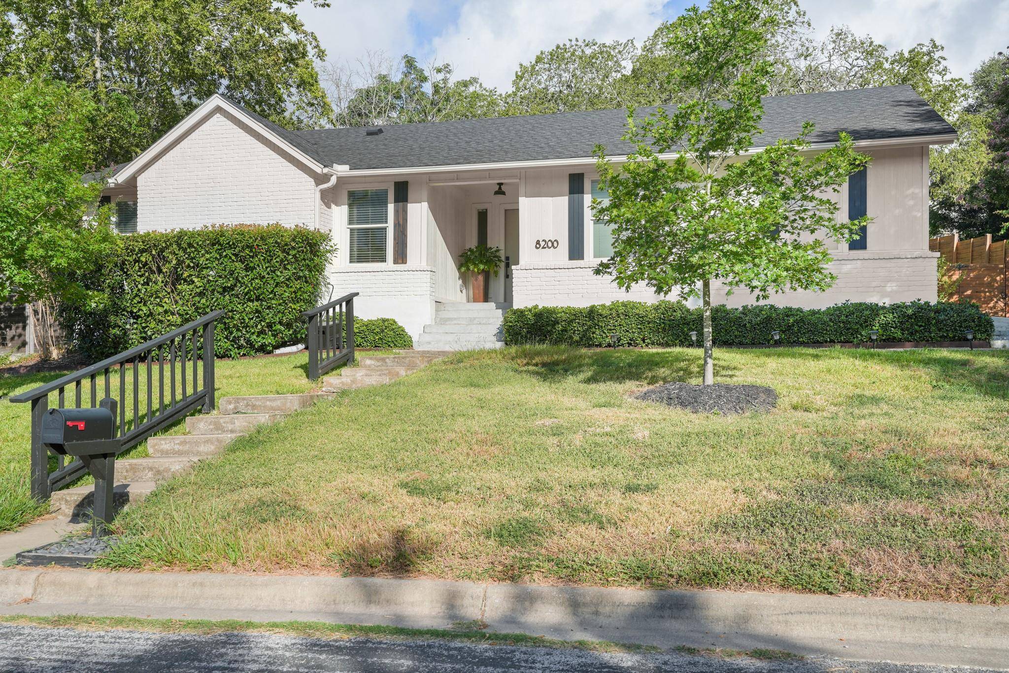 8200 Dunn ST, Austin, TX 78745