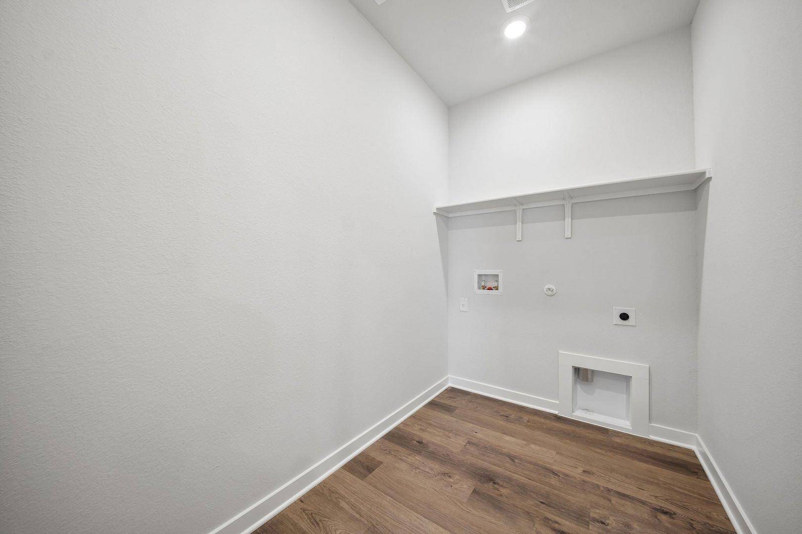 212 Firefox WAY, Jarrell, TX 76537