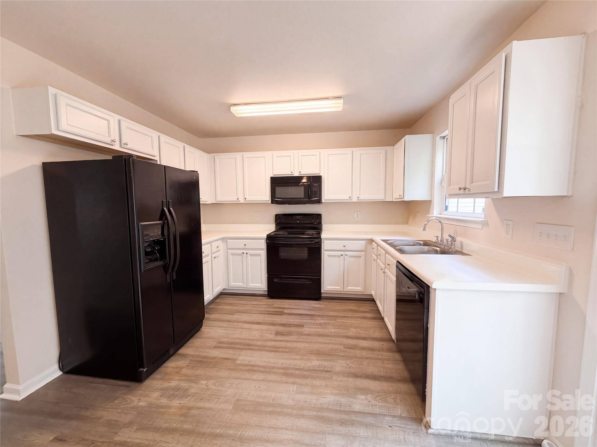 1131 Jordans Pond LN, Charlotte, NC 28214