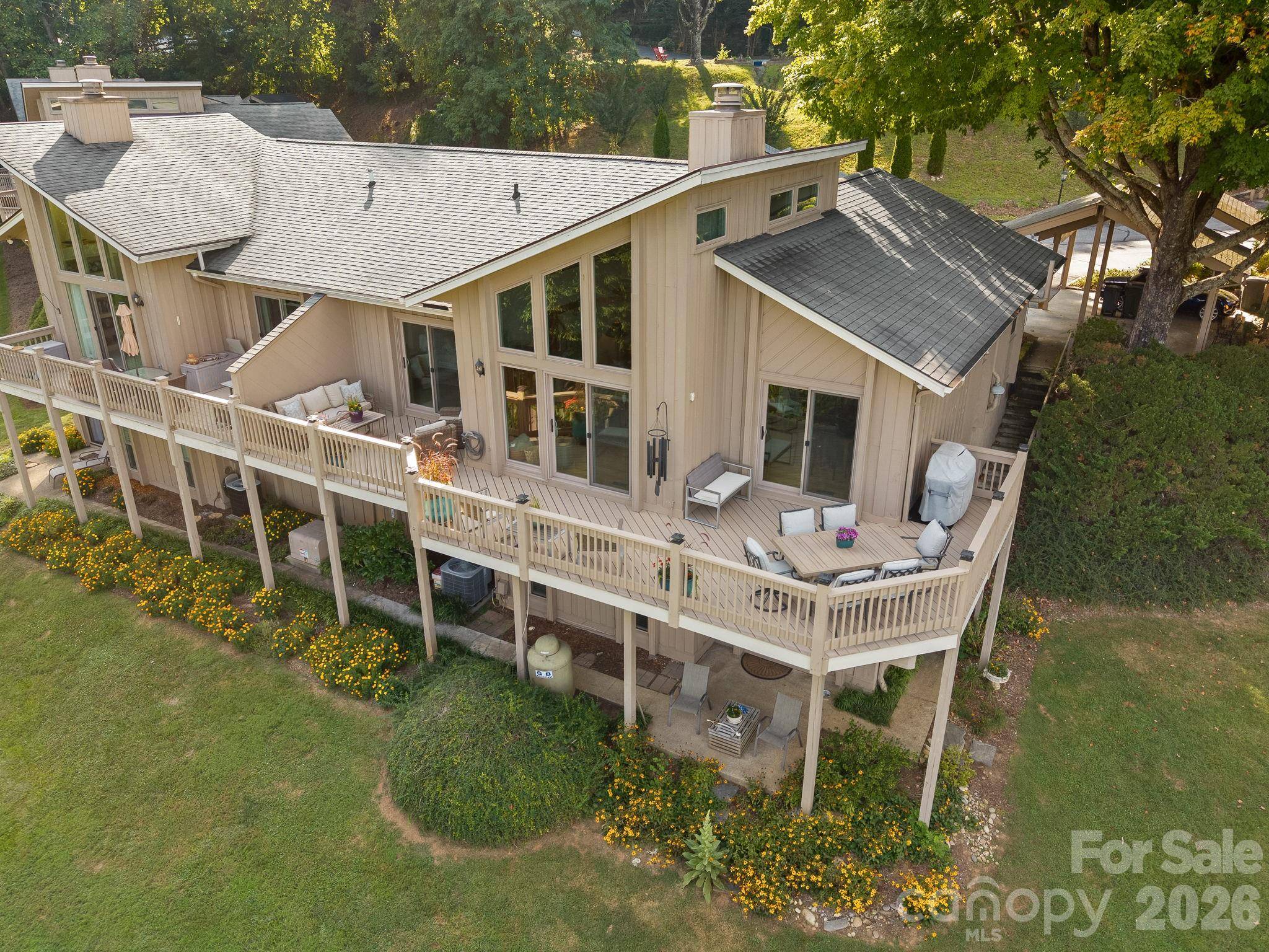 116 Country Ridge RD, Laurel Park, NC 28739