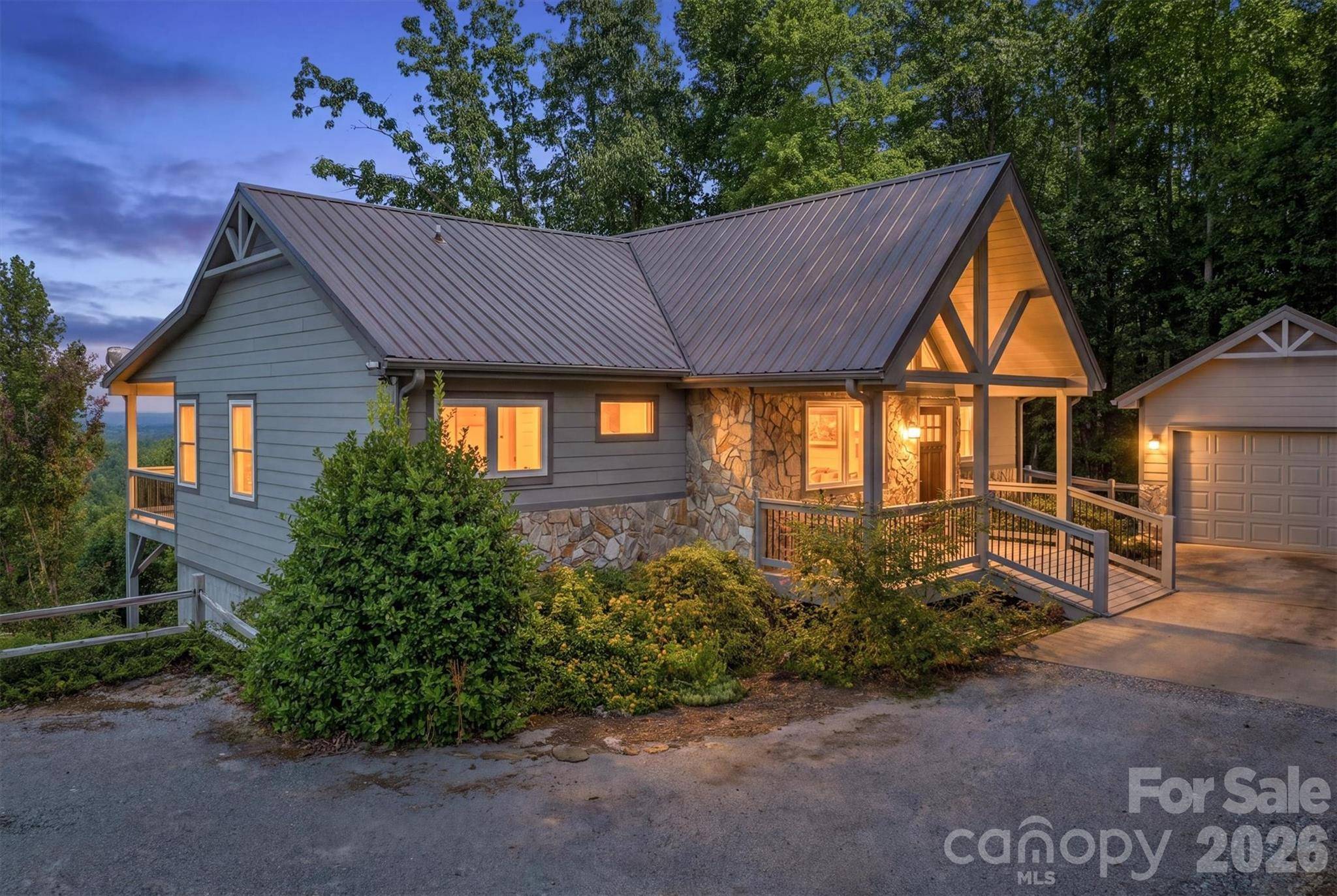 2262 Grandview Peaks DR, Nebo, NC 28761