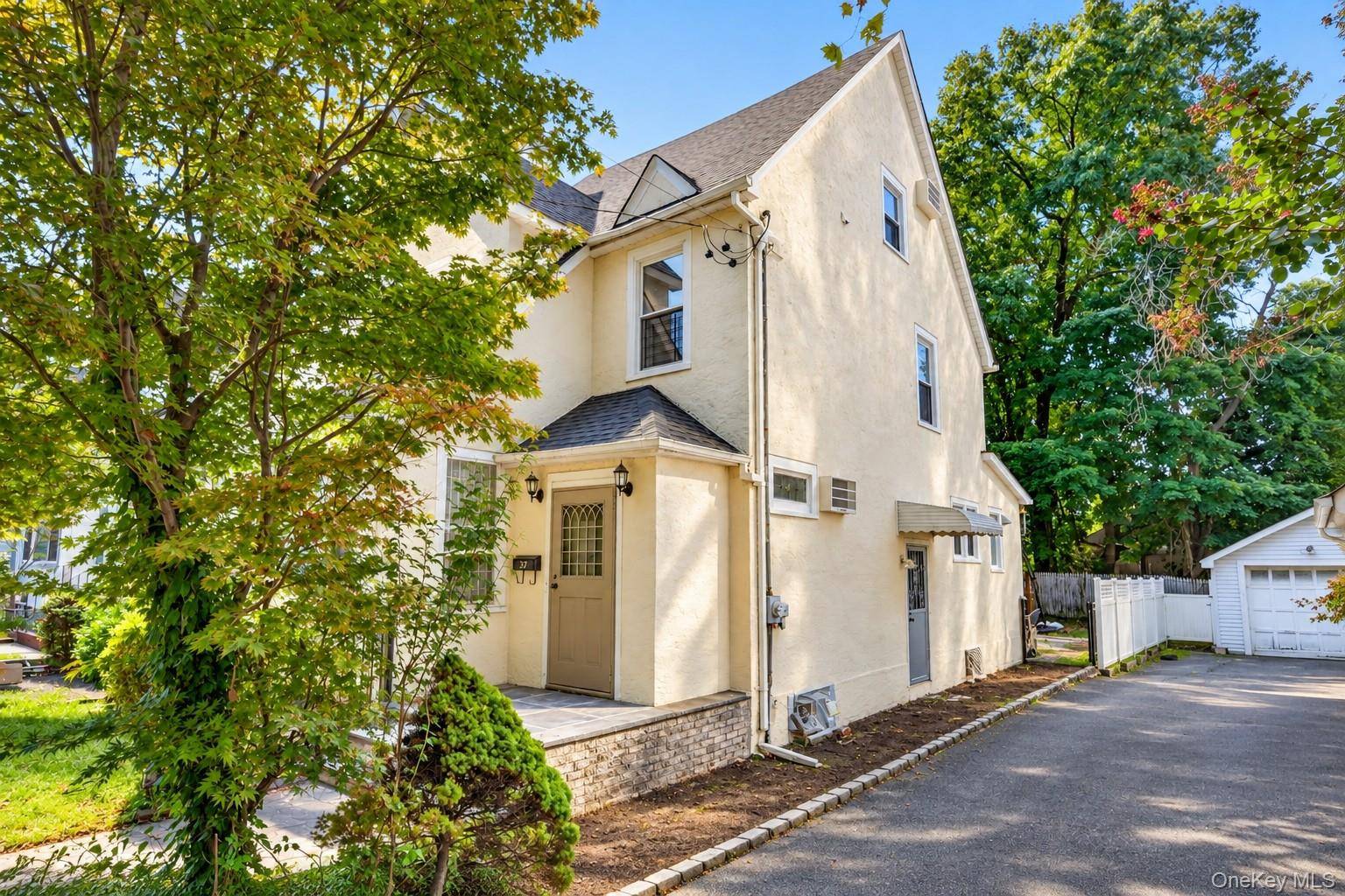 37 Jayson AVE, Great Neck, NY 11021