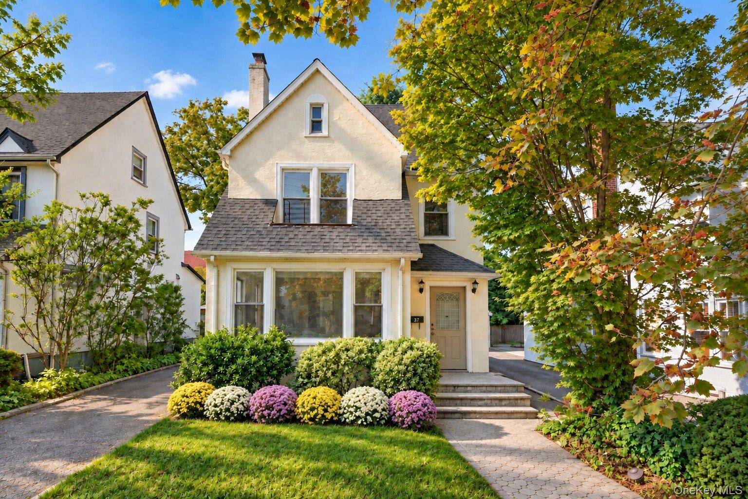 37 Jayson AVE, Great Neck, NY 11021