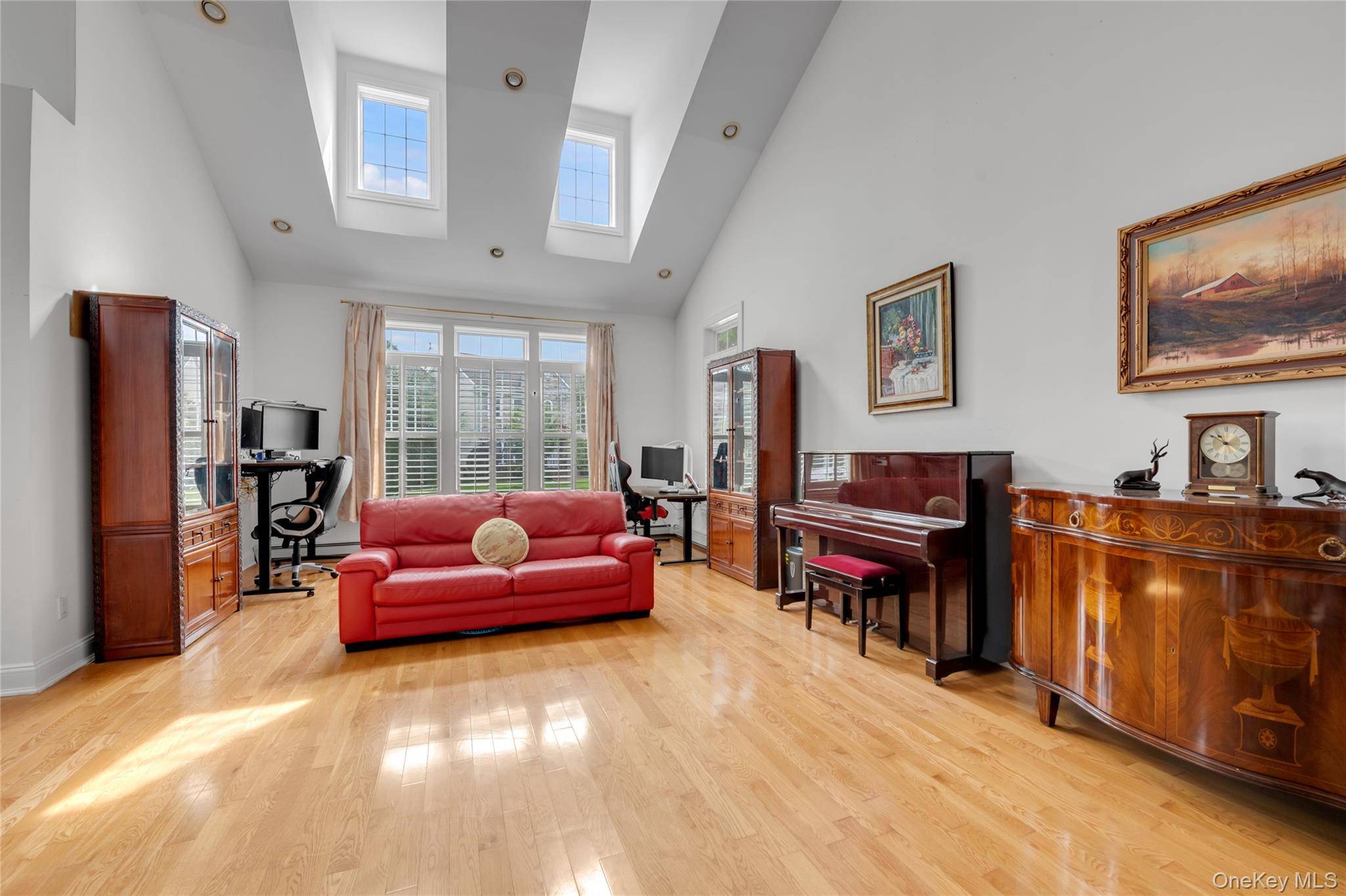 95 W Overlook, Port Washington, NY 11050