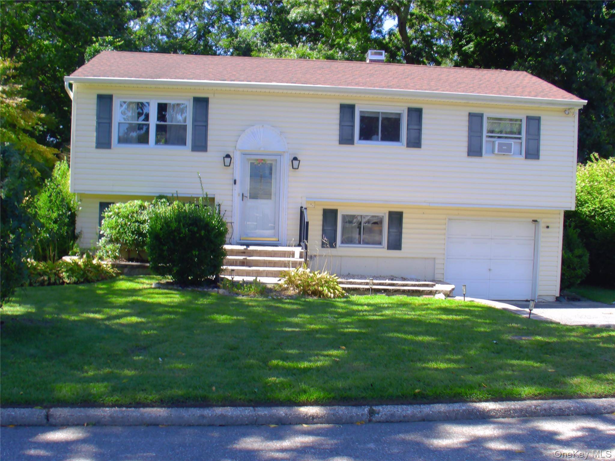 1288 Waverly AVE, Farmingville, NY 11738