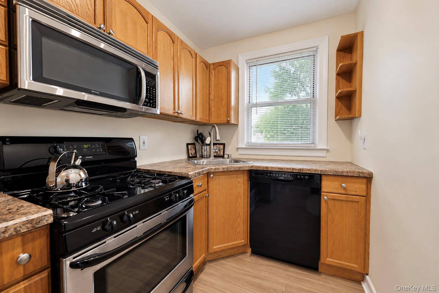 15 Winchester AVE #2B, Yonkers, NY 10710