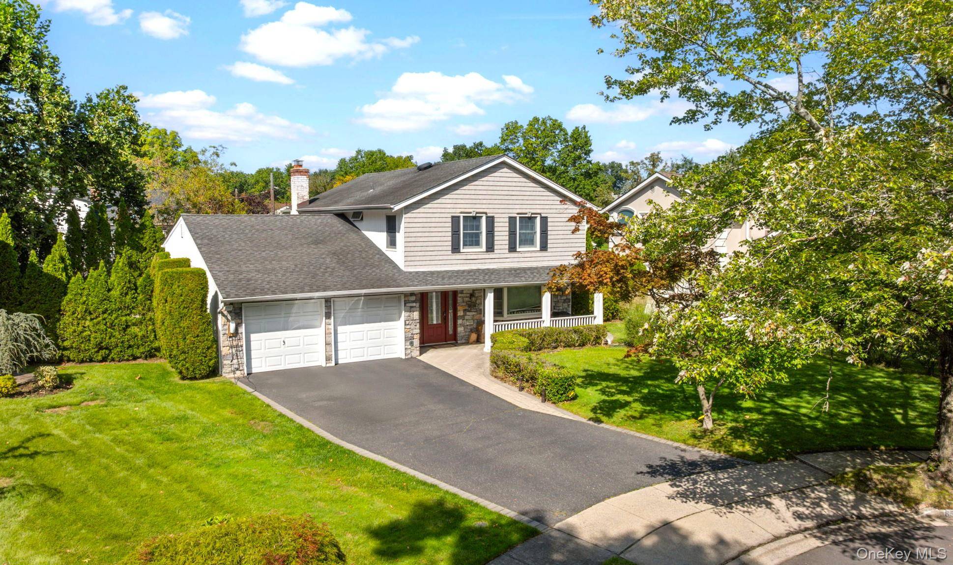 89 Brook CT, New Hyde Park, NY 11040
