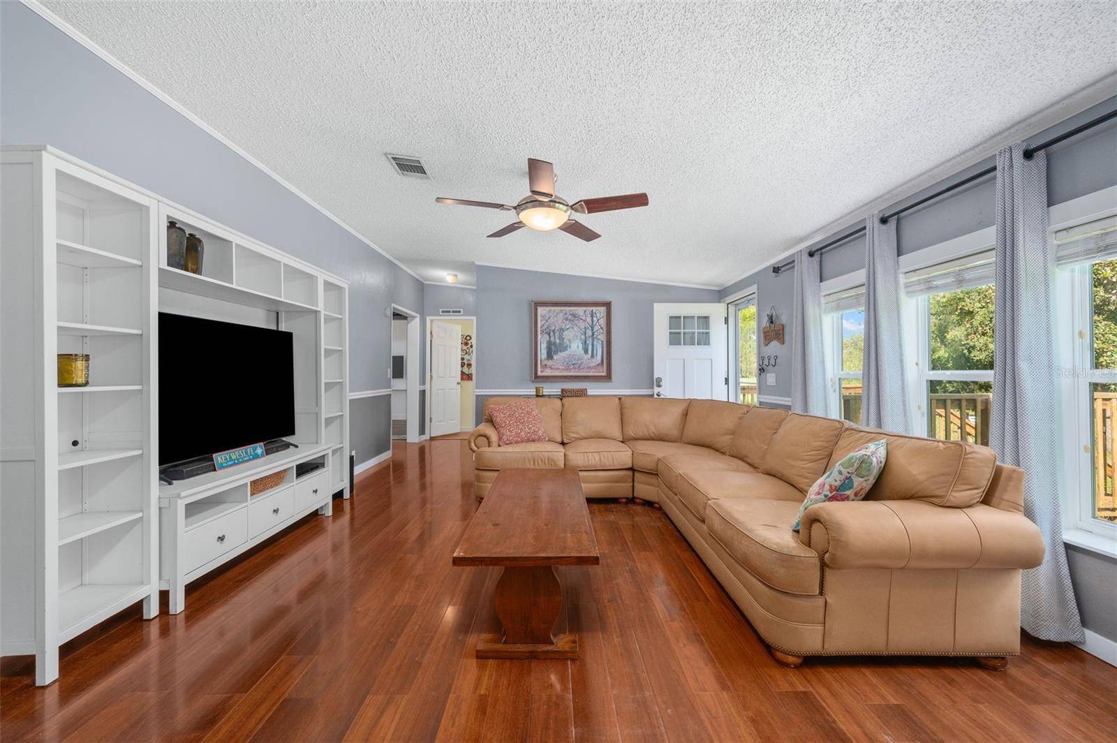 19923 SW 15TH AVE, Newberry, FL 32669