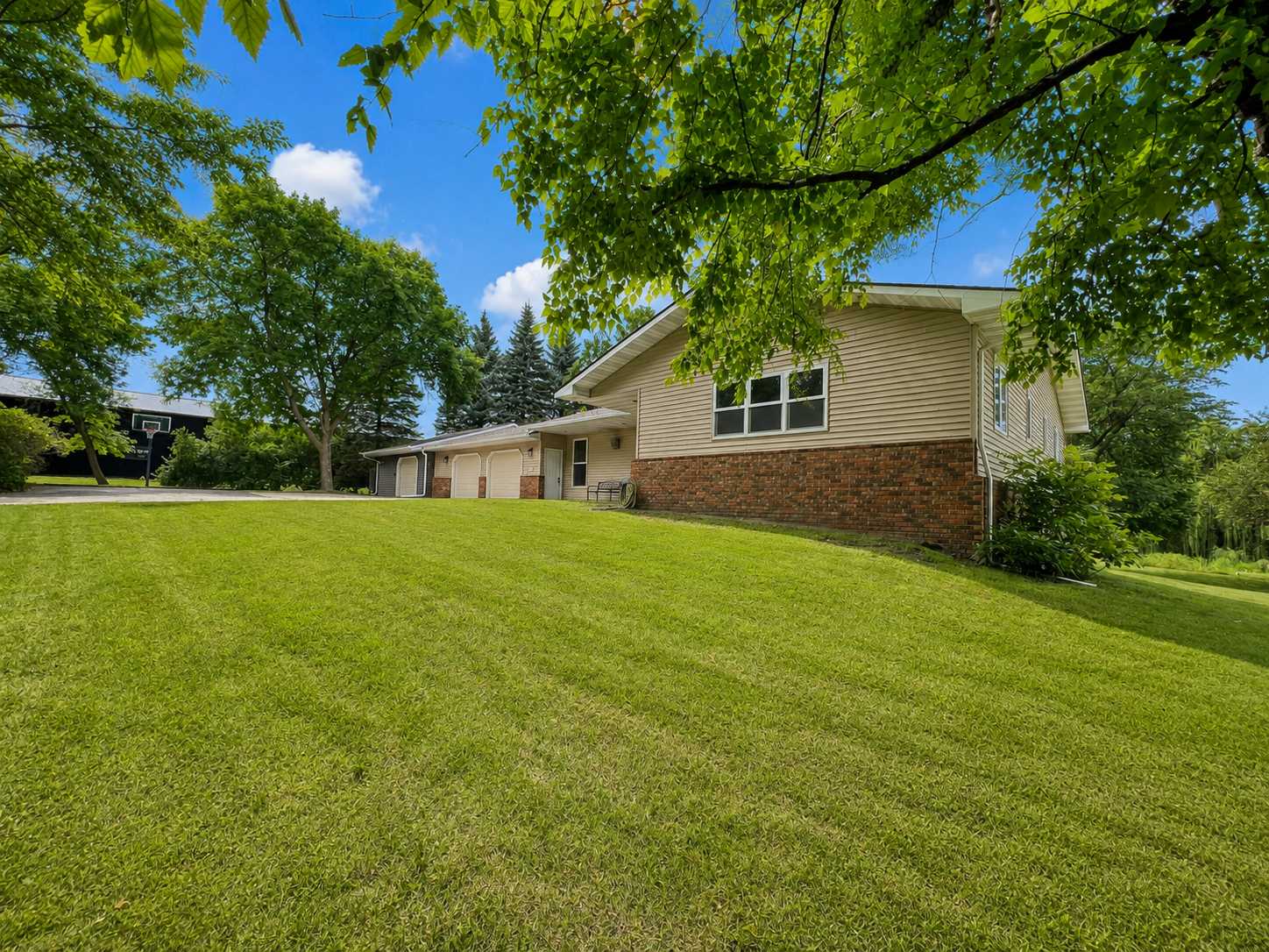 2398 122nd AVE NE, Spicer, MN 56288