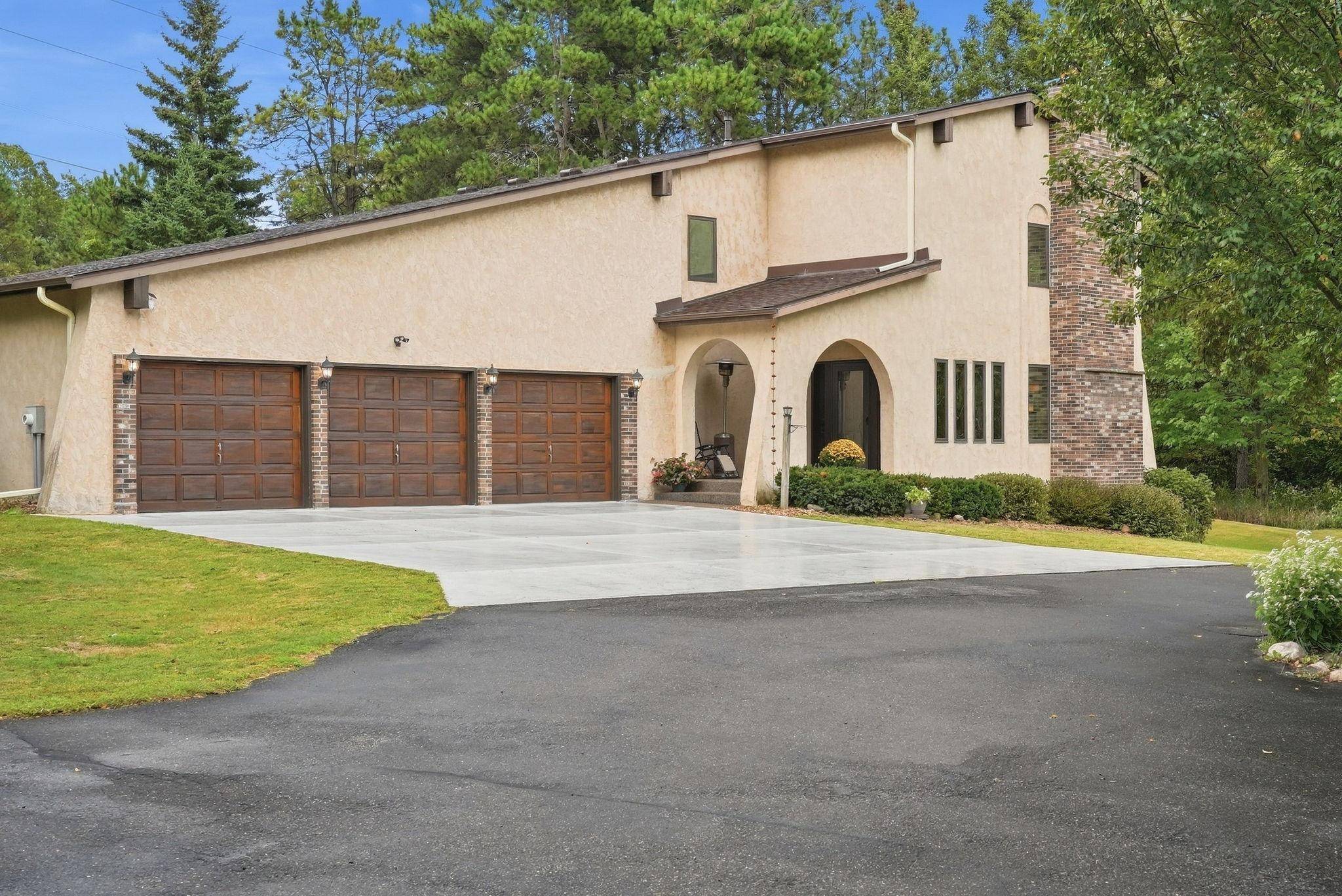 6668 Crackleberry TRL, Woodbury, MN 55129