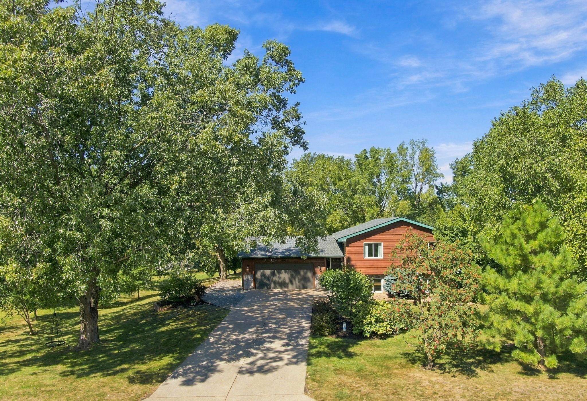 13601 Dan Patch LN, Savage, MN 55378