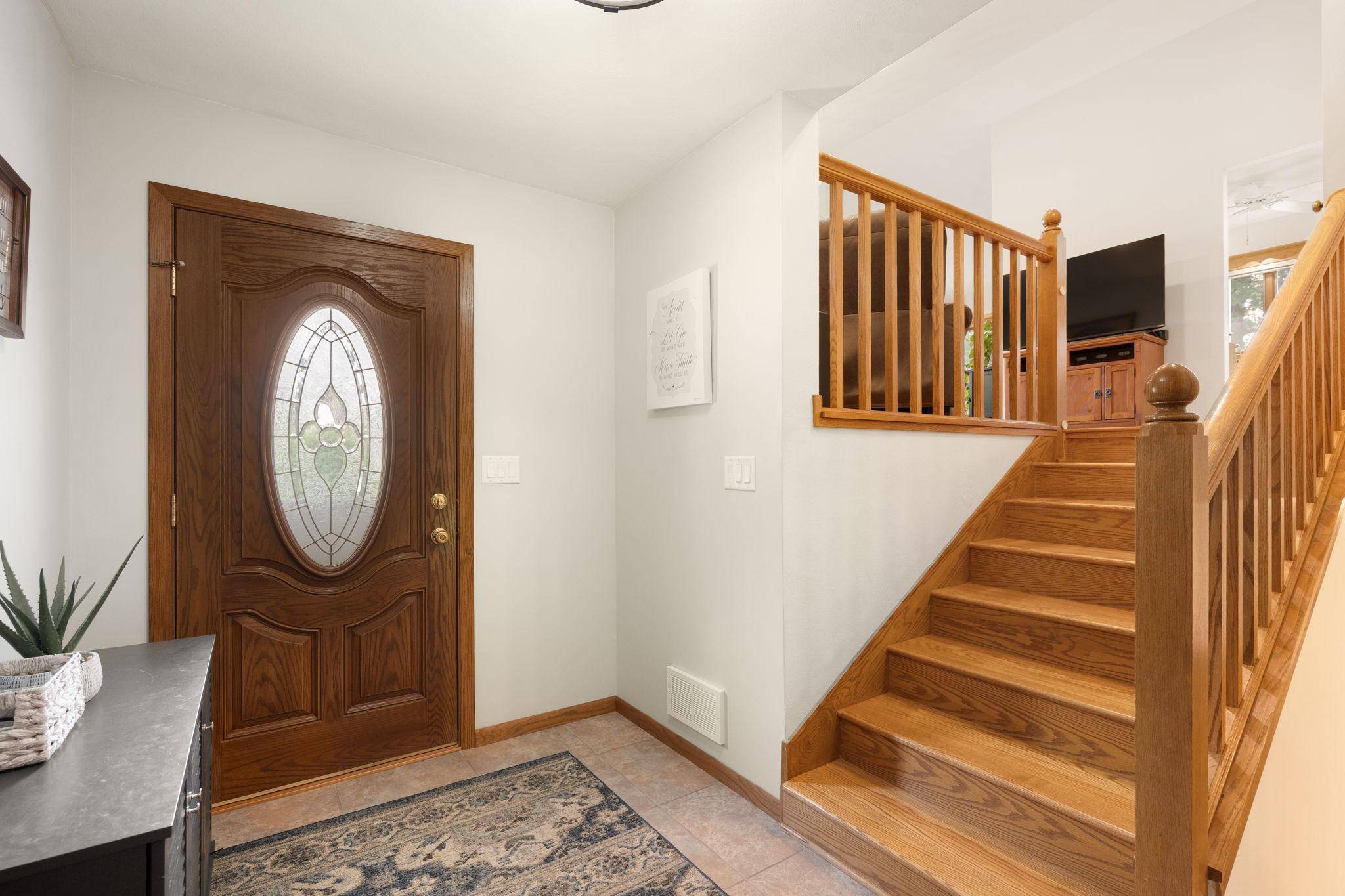 210 Hilltop AVE, Owatonna, MN 55060