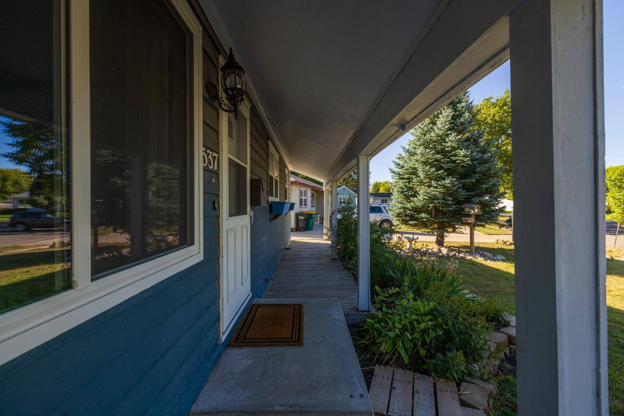 537 2nd St CT E, West Fargo, ND 58078