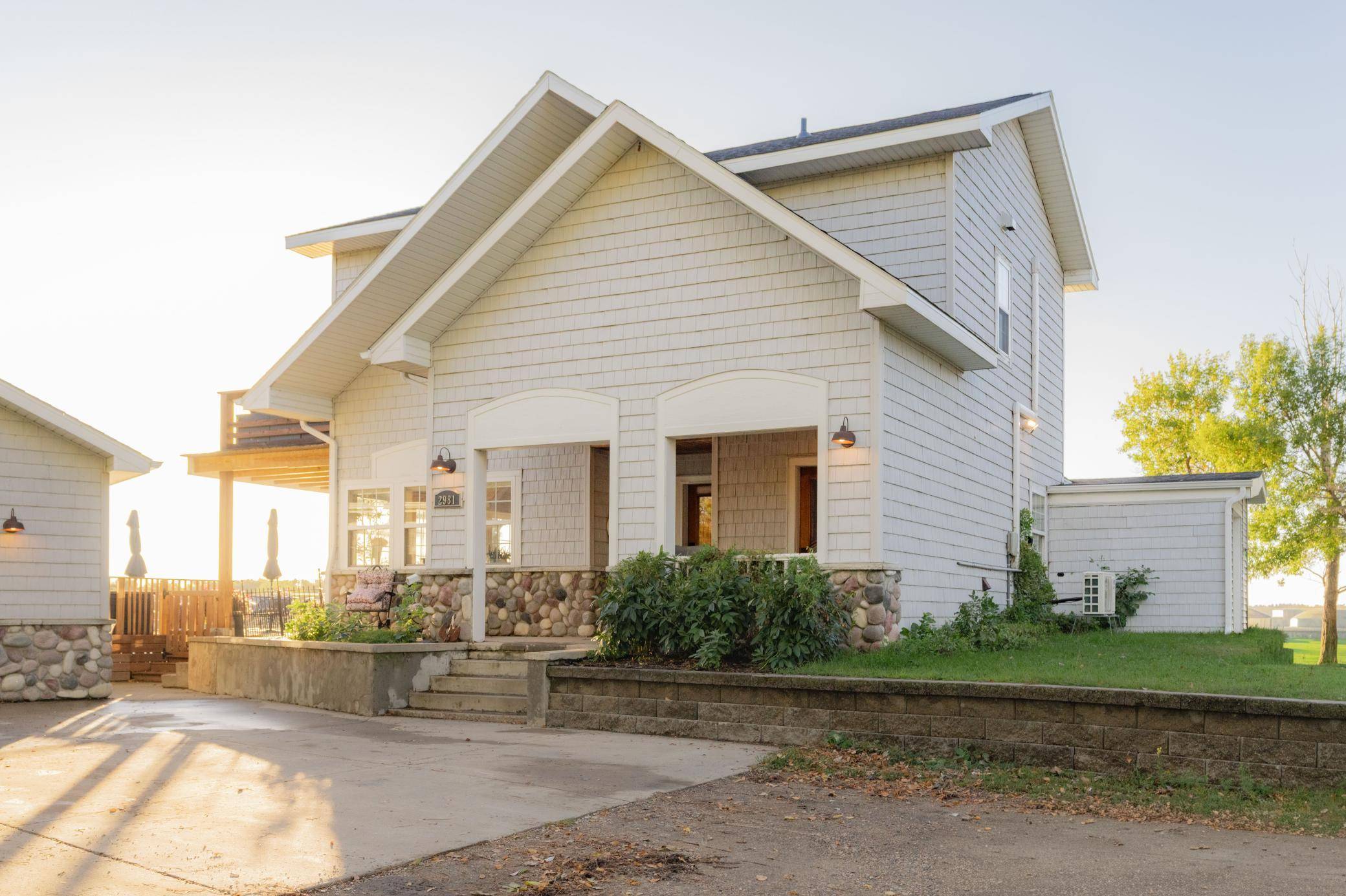 2981 E Lakeside RD, Jamestown, ND 58401