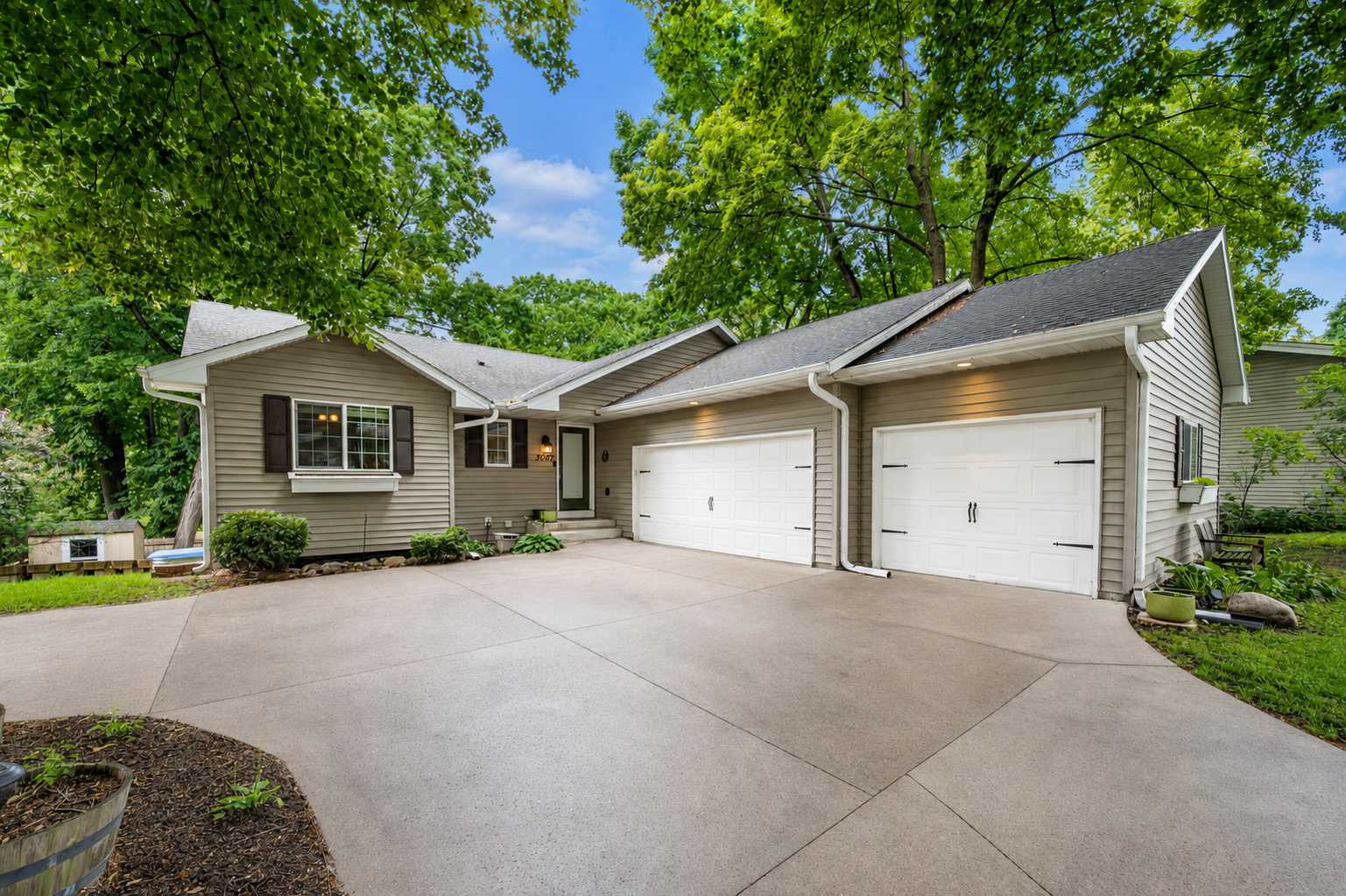 3067 Alexander LN, Mound, MN 55364