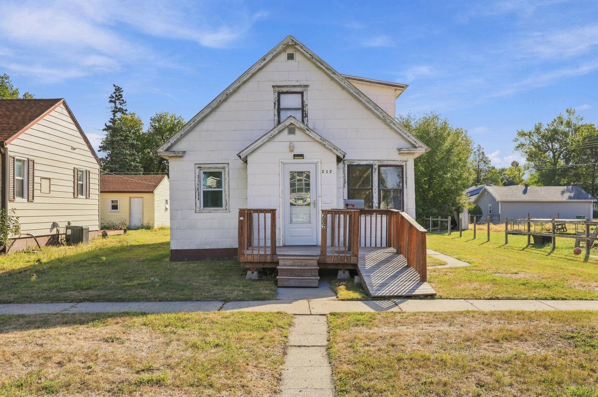 212 10th ST N, Breckenridge, MN 56520