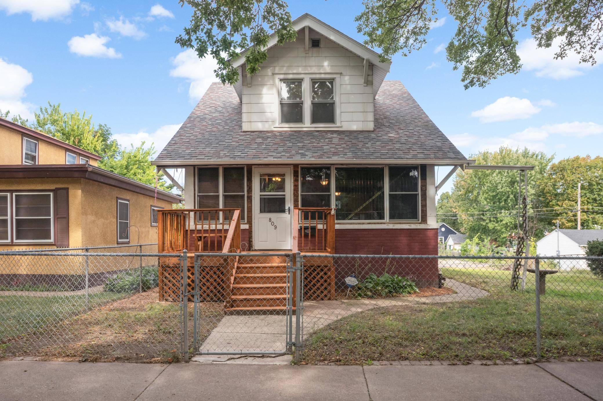 809 Minnehaha AVE W, Saint Paul, MN 55104