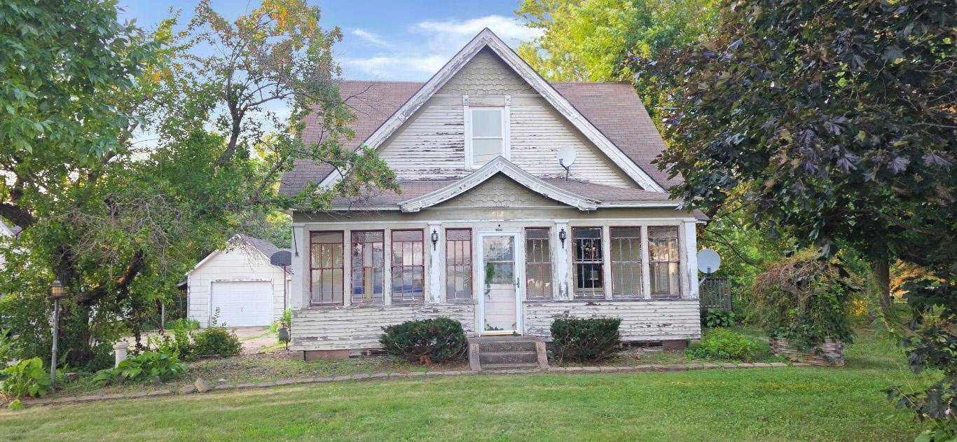 812 Maple AVE E, Mora, MN 55051