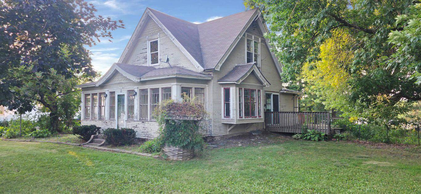 812 Maple AVE E, Mora, MN 55051