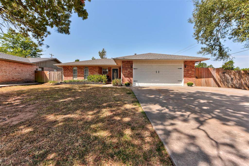 1073 Harrison ST, Harrah, OK 73045