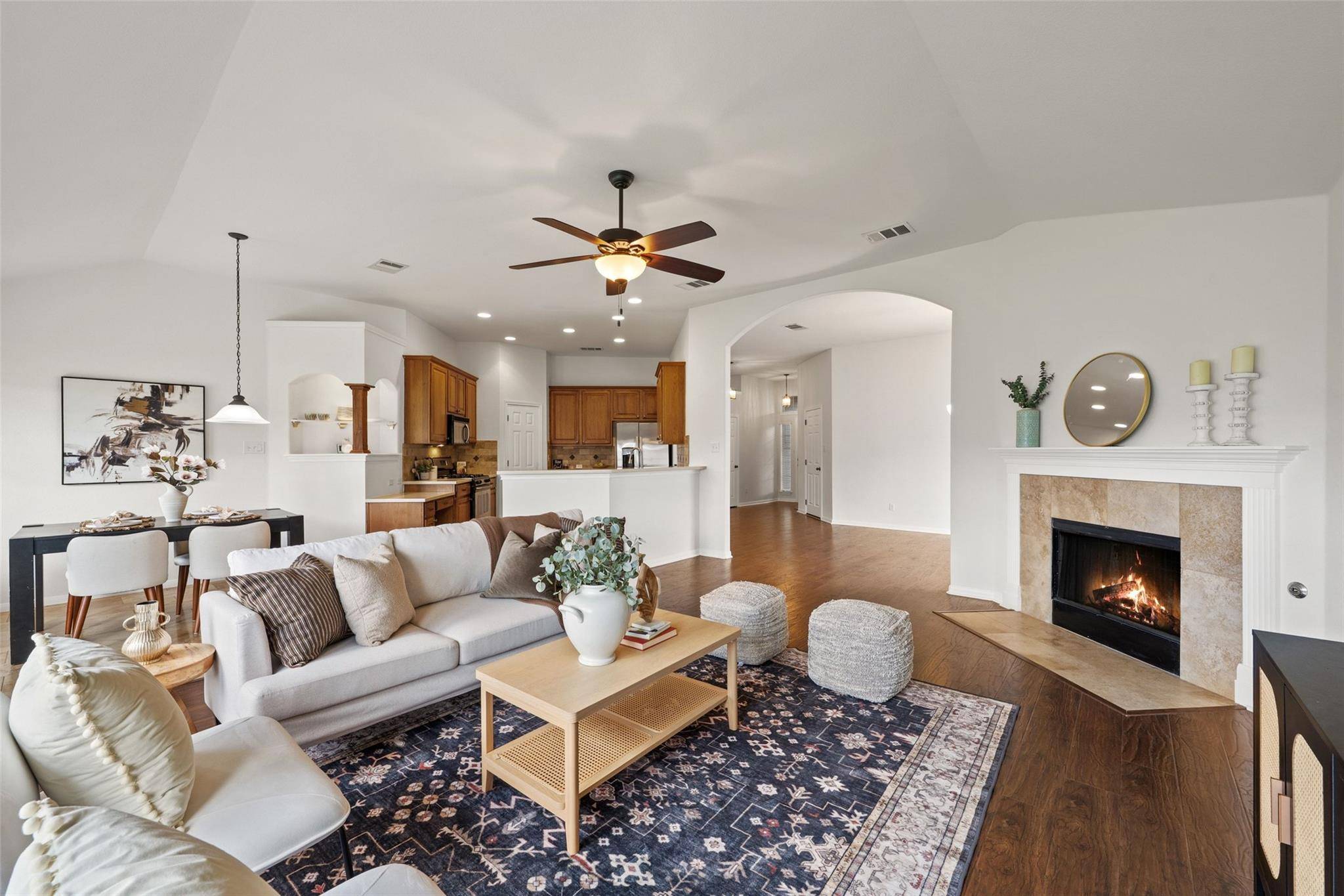 912 Abbeyglen Castle DR, Pflugerville, TX 78660
