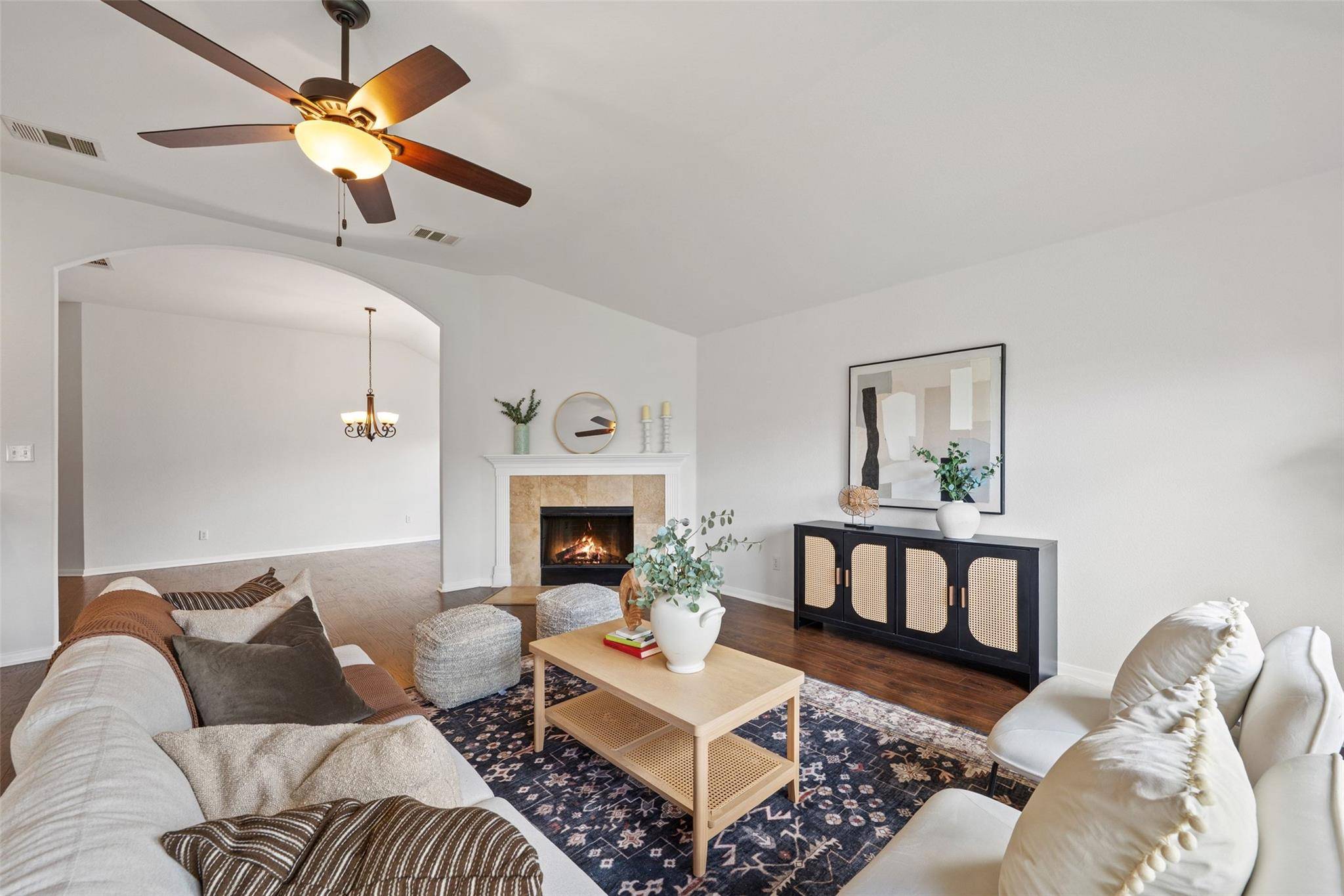 912 Abbeyglen Castle DR, Pflugerville, TX 78660