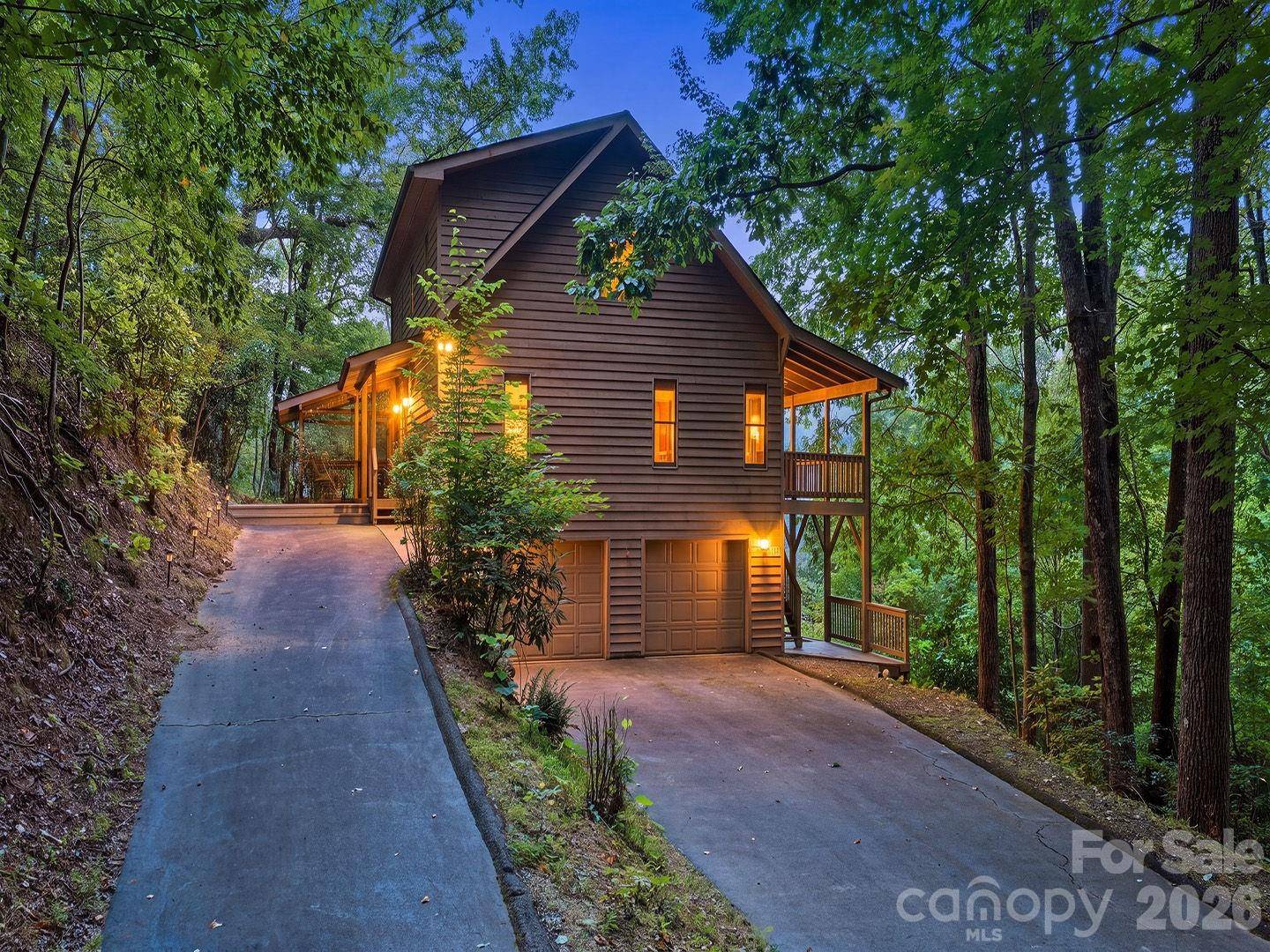 808 Nottingham RD, Maggie Valley, NC 28751