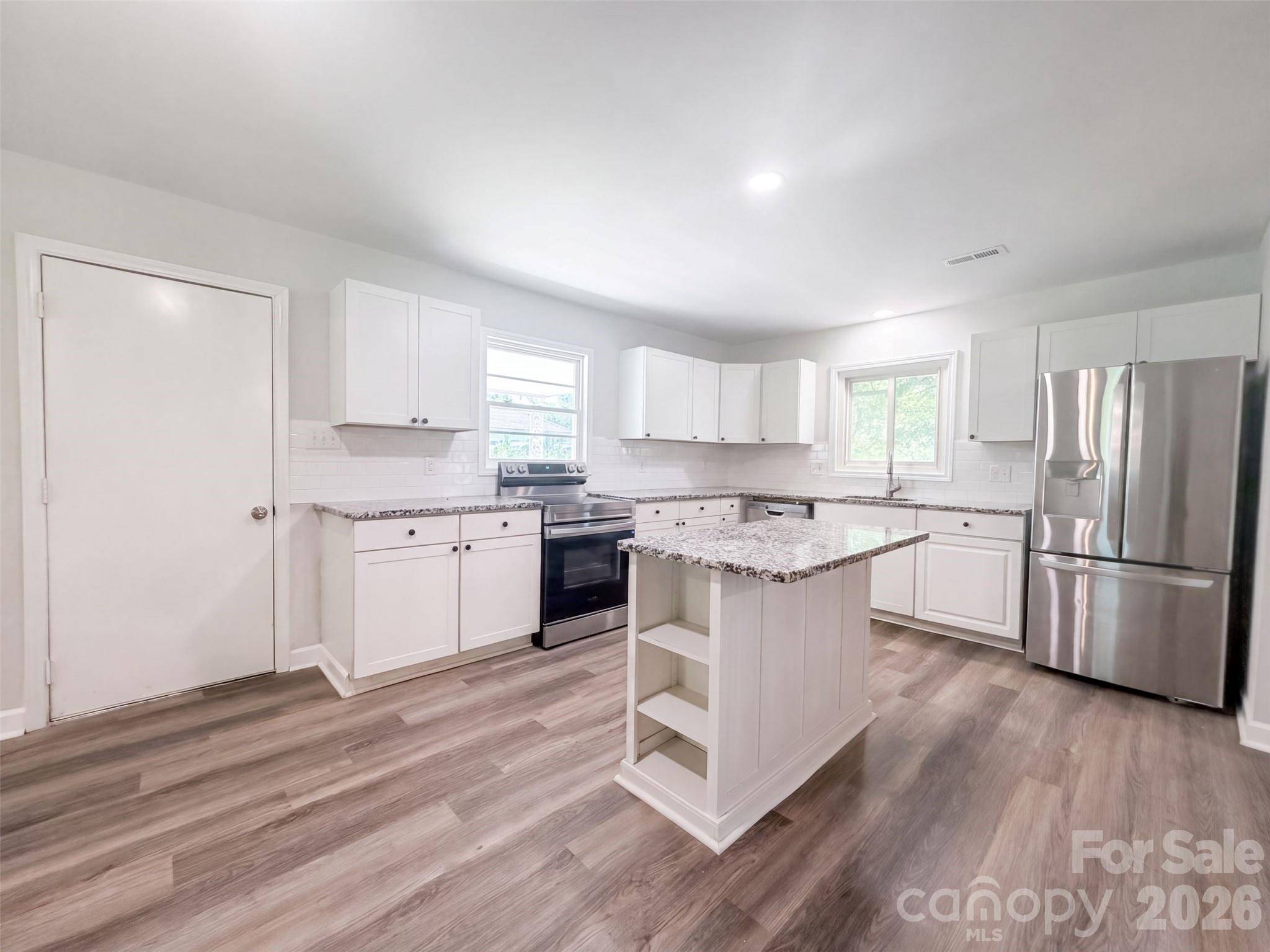 131 Highland Point AVE, Harmony, NC 28634