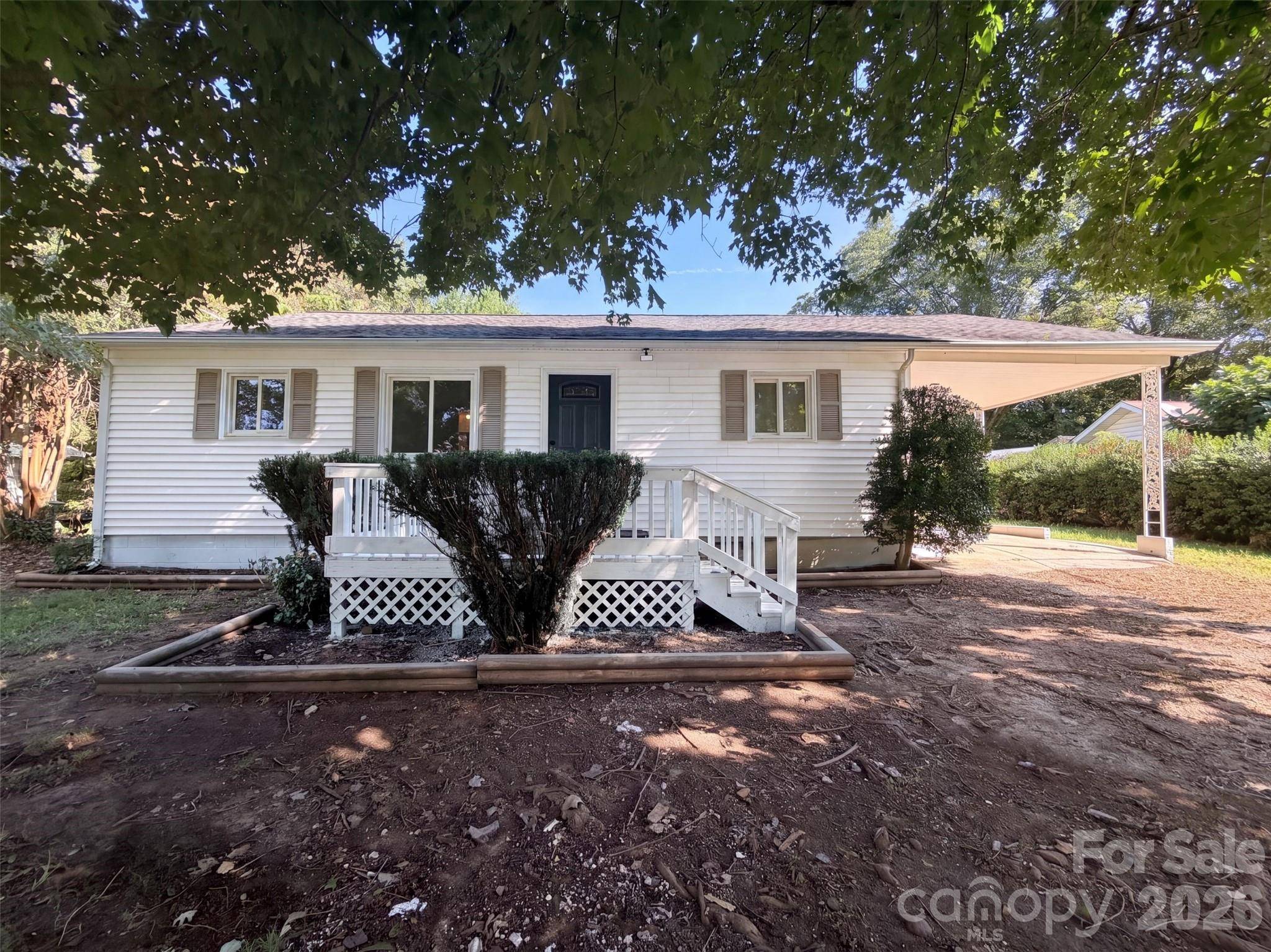 131 Highland Point AVE, Harmony, NC 28634