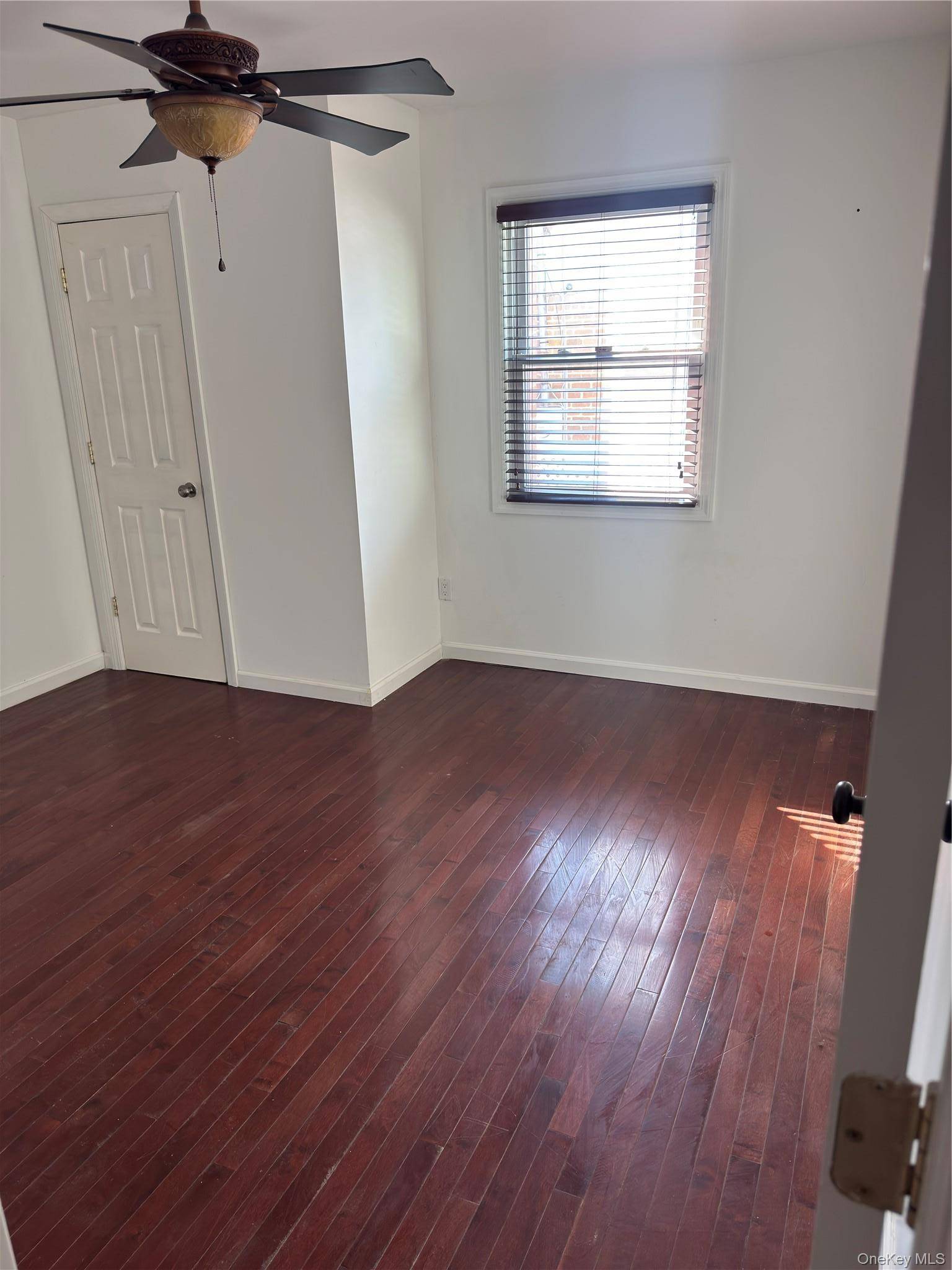 26 Circle DR, Hempstead, NY 11550