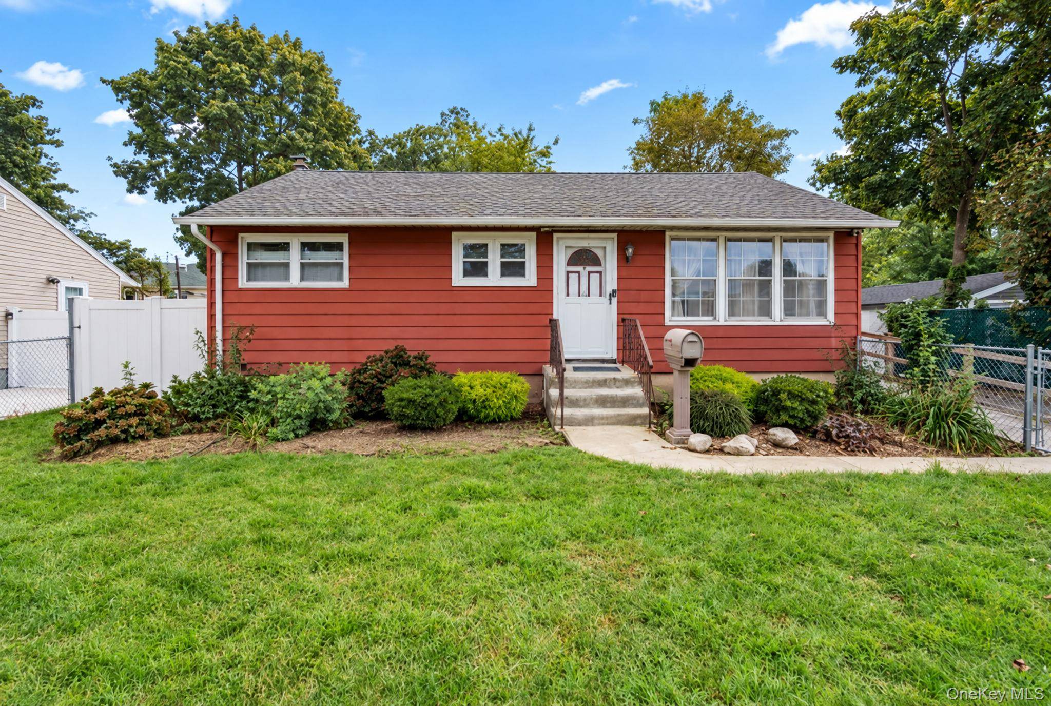 5 Prospect ST, Amityville, NY 11701