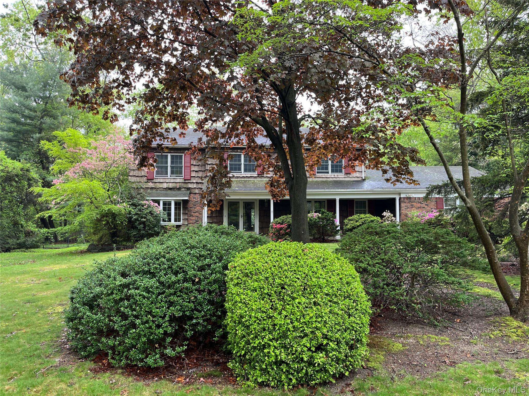 20 Blacksmith LN, East Northport, NY 11731