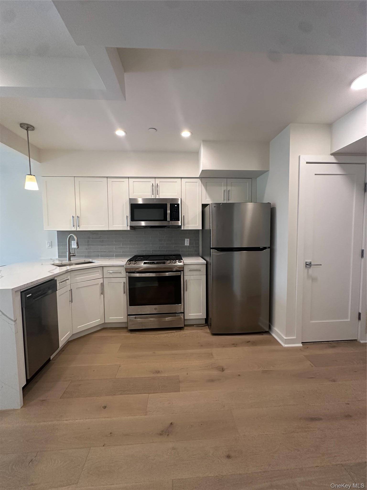 23-23 30th road #4D, Astoria, NY 11102