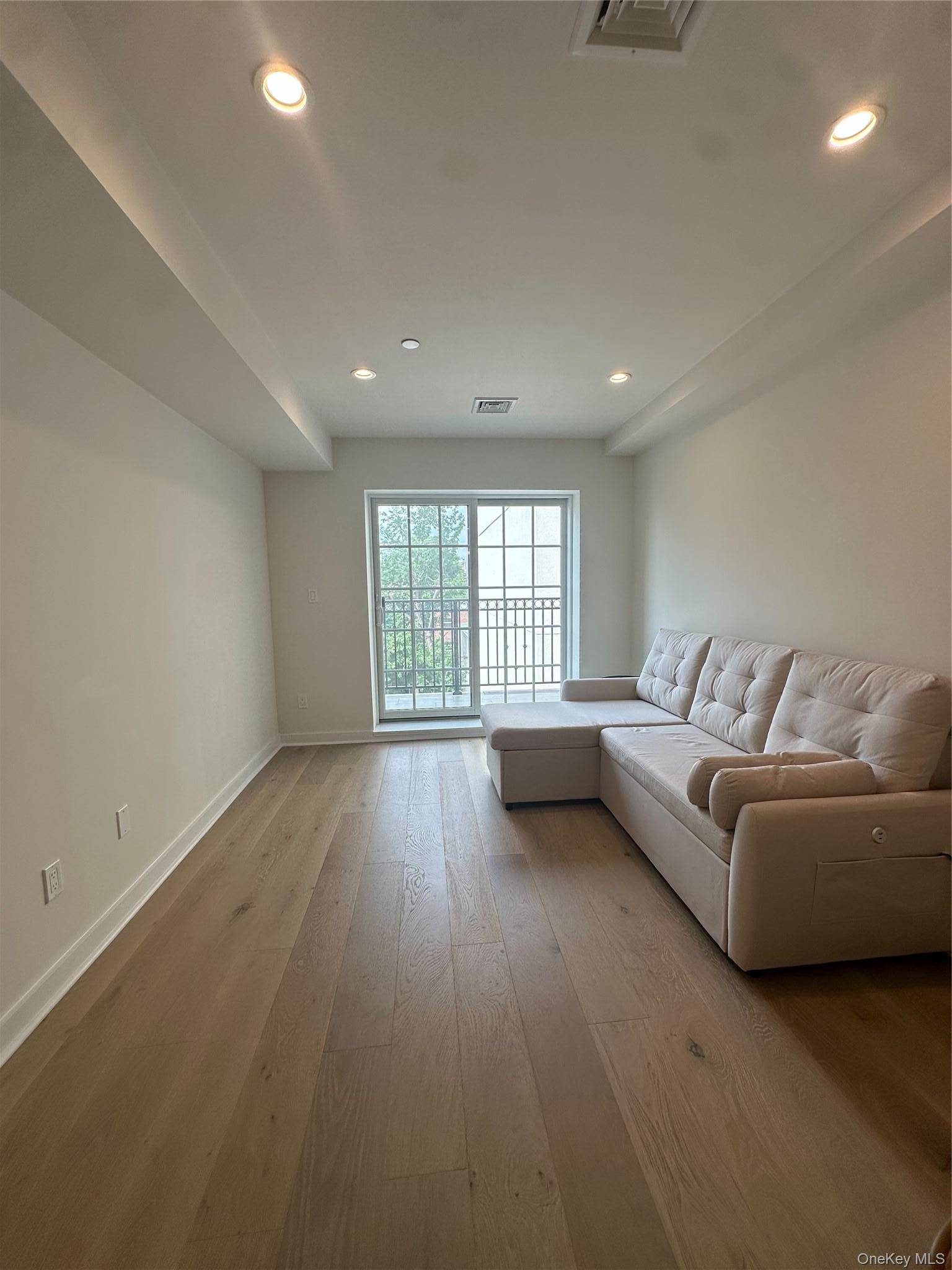 23-23 30th road #4D, Astoria, NY 11102
