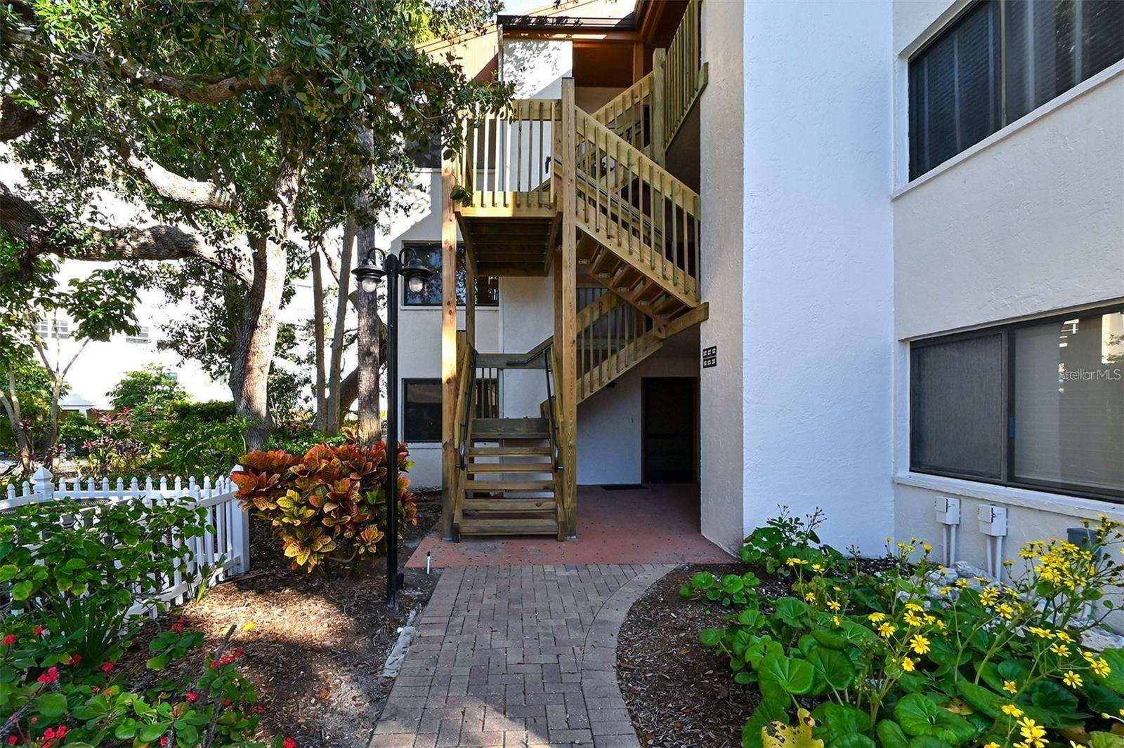 1900 COVE II PL #122, Sarasota, FL 34242