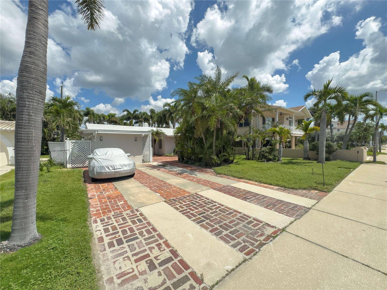 16107 GULF BLVD, Redington Beach, FL 33708