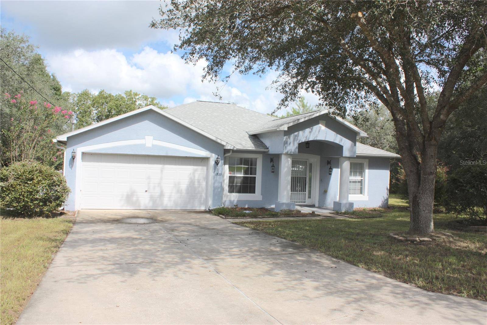 1923 W MCNEAL DR, Citrus Springs, FL 34434