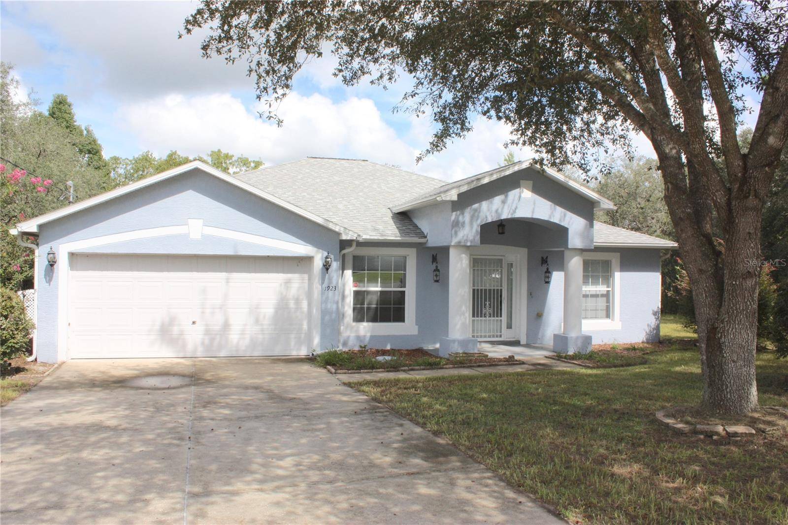 1923 W MCNEAL DR, Citrus Springs, FL 34434